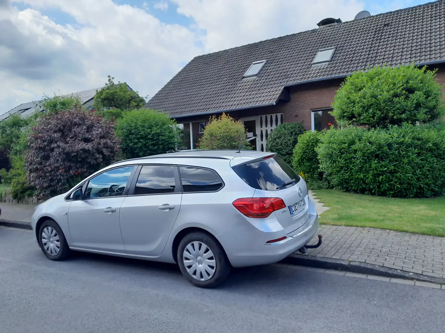 Opel Astra Astra 1.6 CDTI DPF ecoFLEX Sports TourerStart/Stop Silber - 1