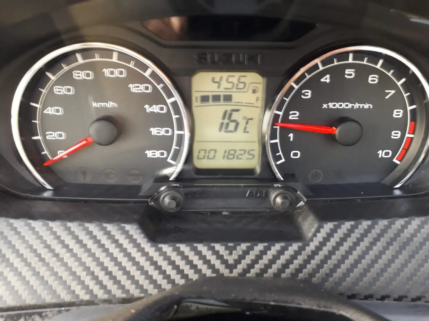 Suzuki Burgman 400 Schwarz - 2