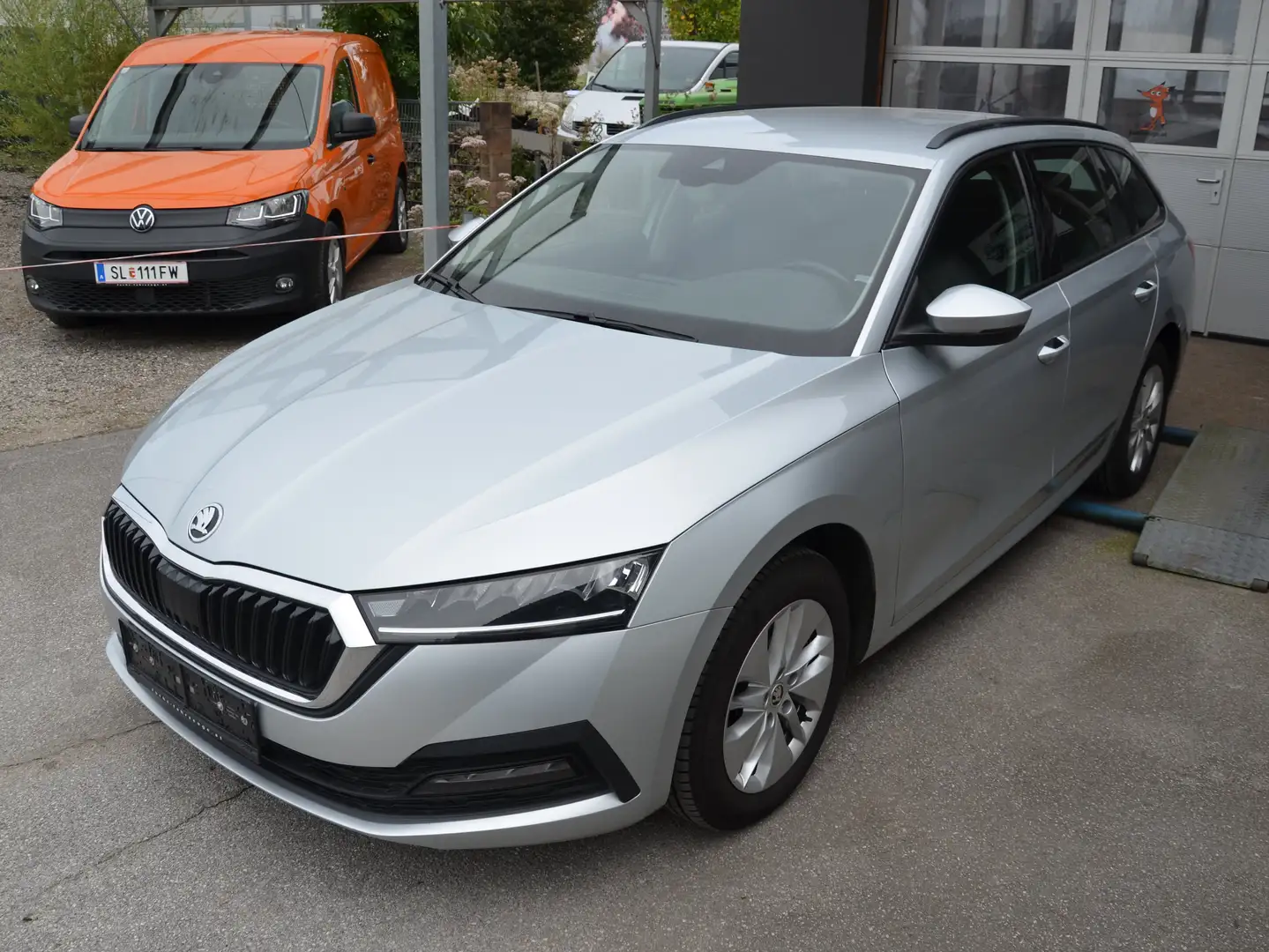 Skoda Octavia Combi Ambition 2,0 TDI 150 PS DSG 4x4 1. Besitz... Silber - 2