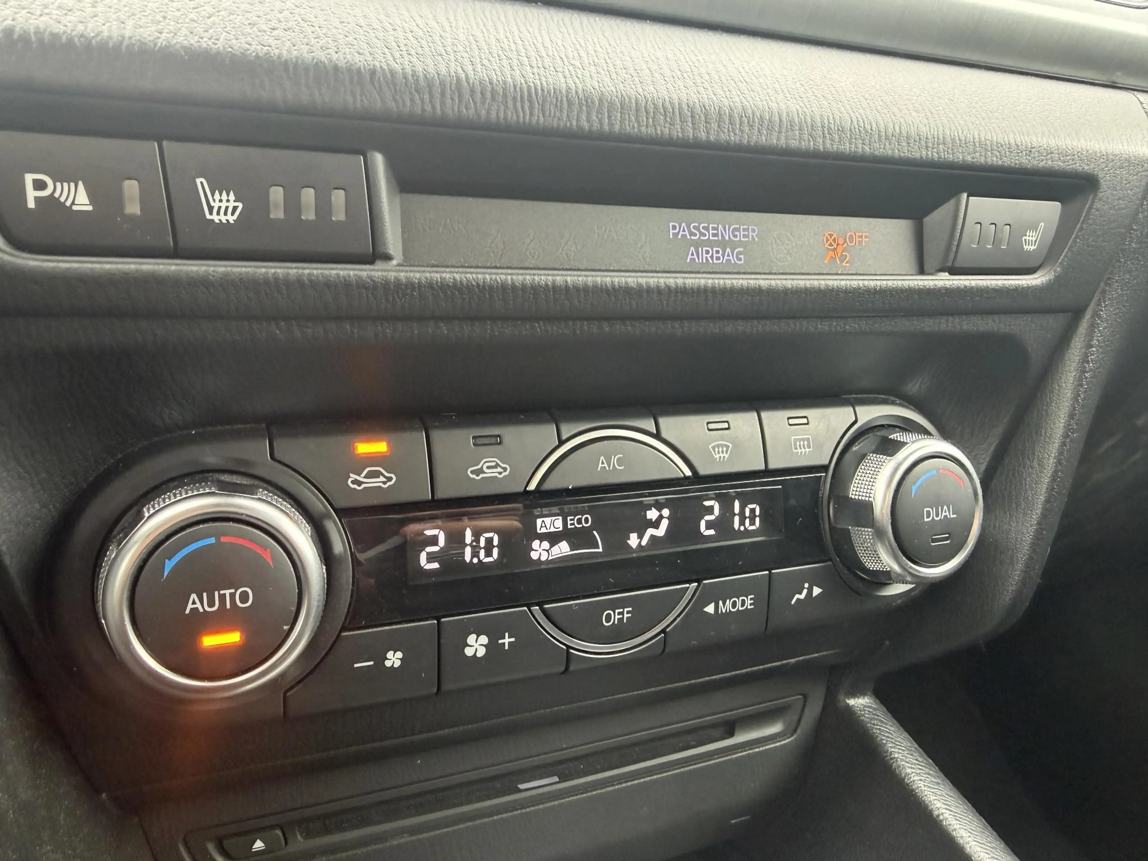 Mazda 3 2.0 GT-M Navigatie | Leder | Elektrische Stoelen | — photo 11