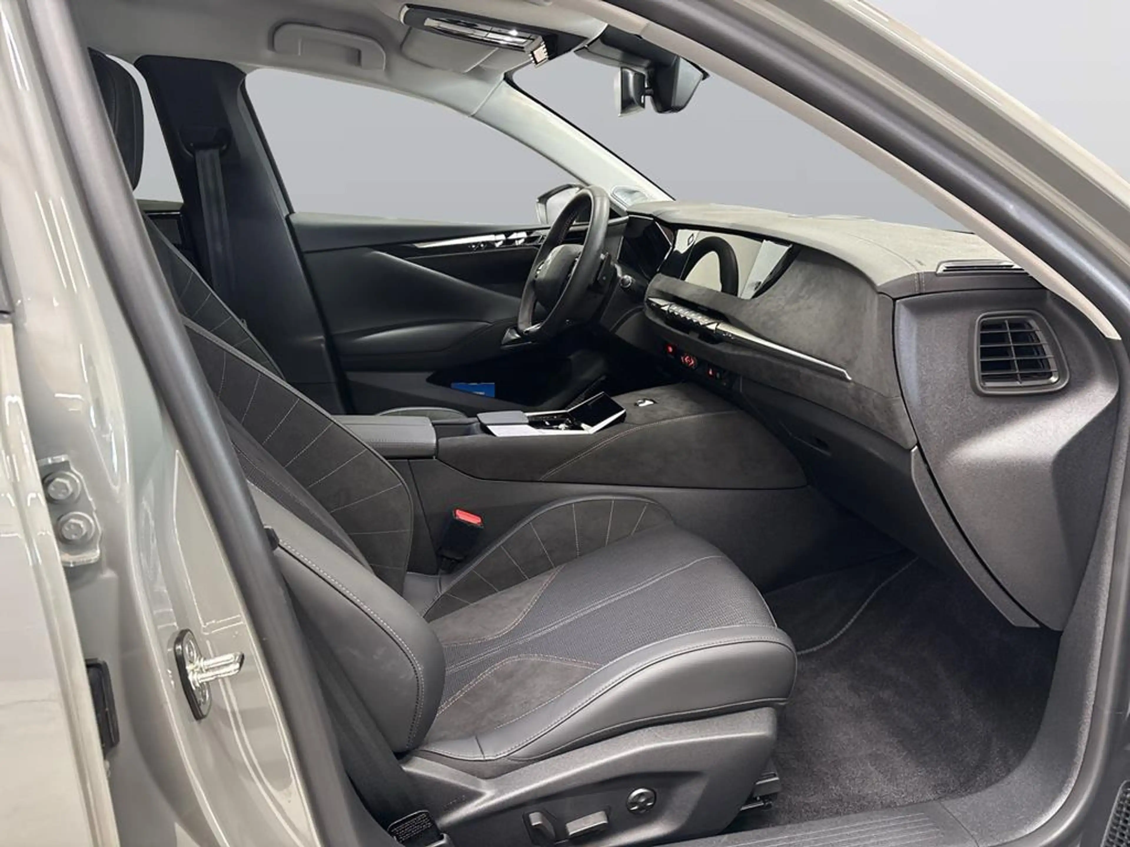 DS Automobiles DS 4 1.2 PureTech 130 Performance Line+ — photo 11