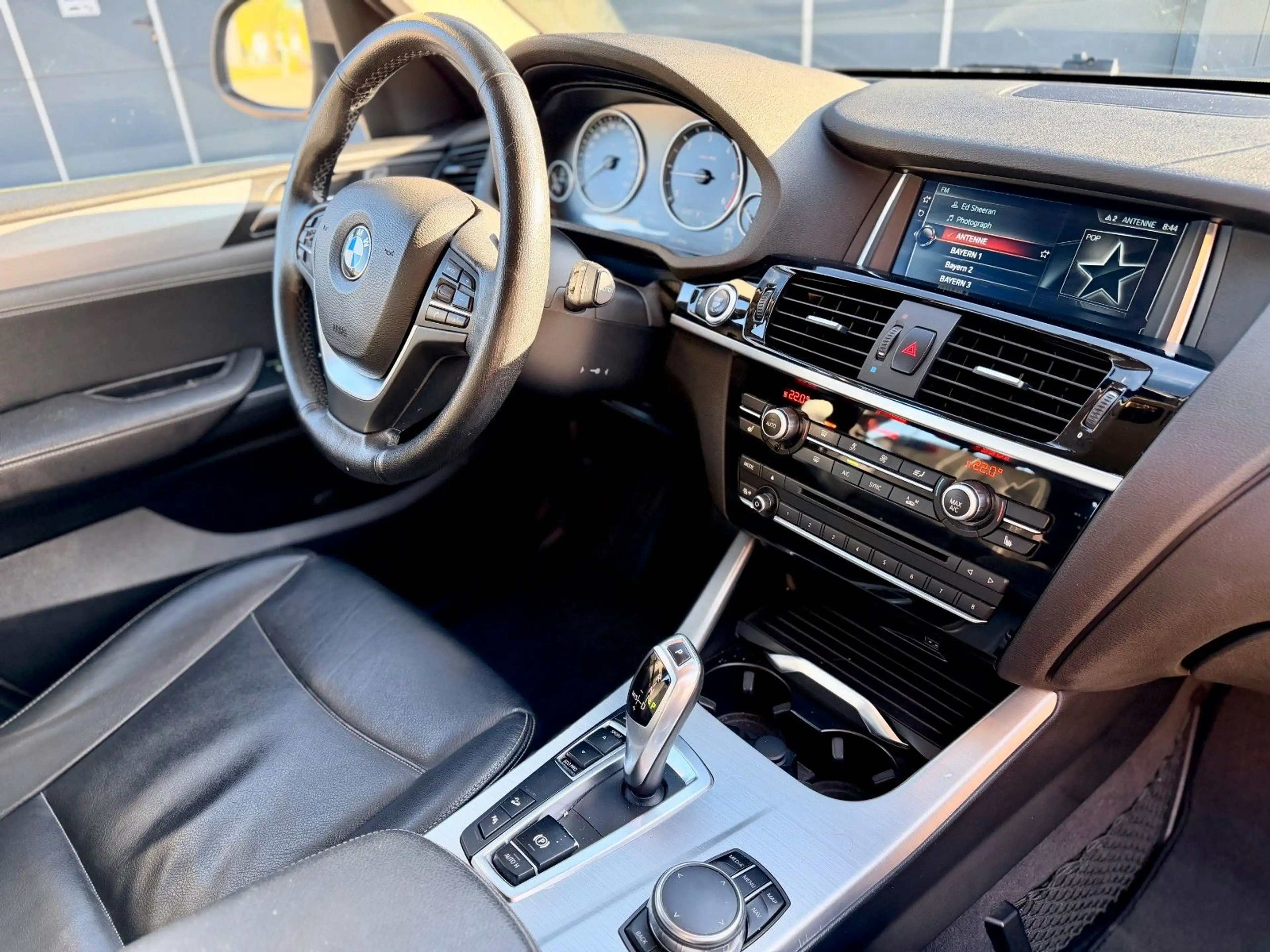 BMW X3 xDrive 20 d xLine Aut.*Navi*Leder* — photo 10