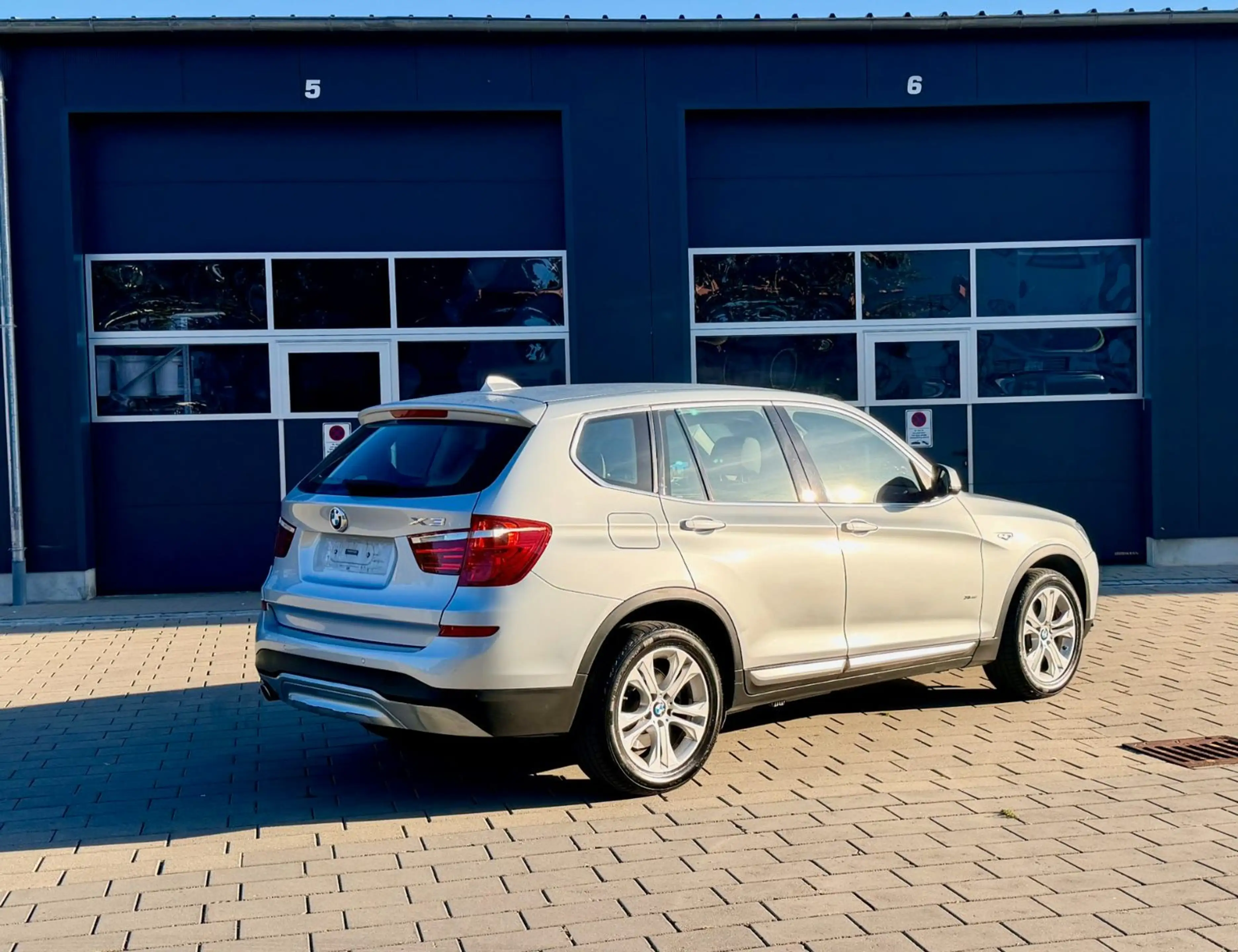 BMW X3 xDrive 20 d xLine Aut.*Navi*Leder* — photo 6