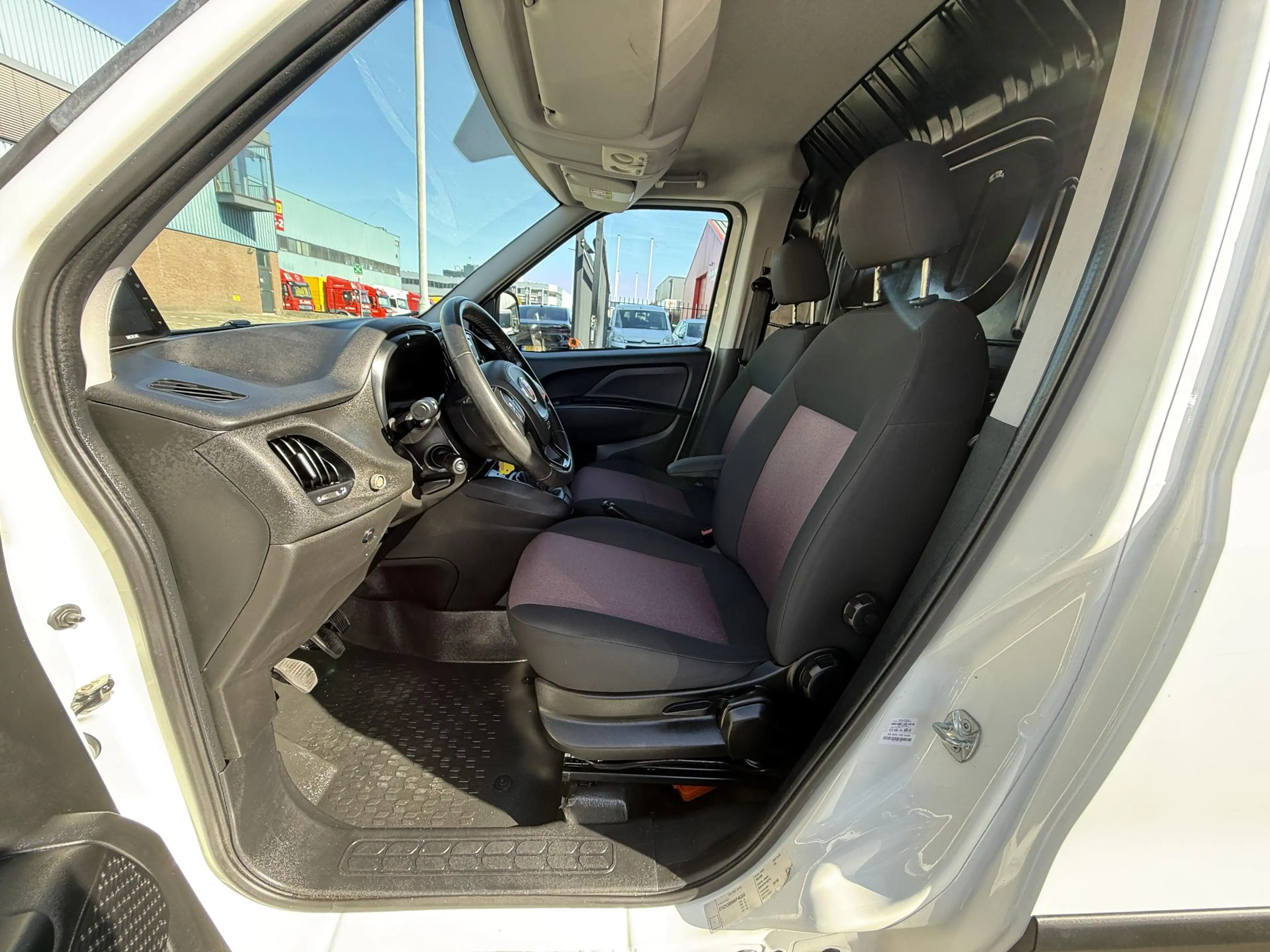 Fiat Doblo Cargo 1.4 T-Jet Natural Power L1H1 SX AARDGAS CNG — photo 5