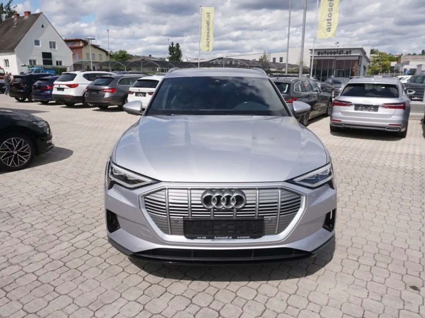 Audi e-tron 50 quattro Business *S-LINE+MATRIX* Argent - 2