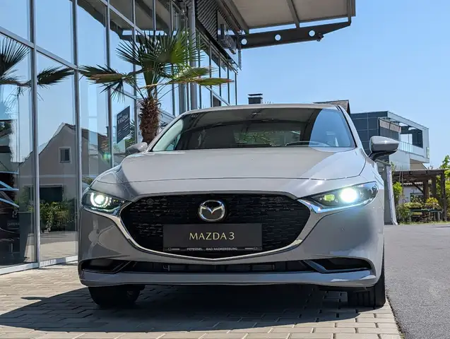 Mazda Mazda3 view 6