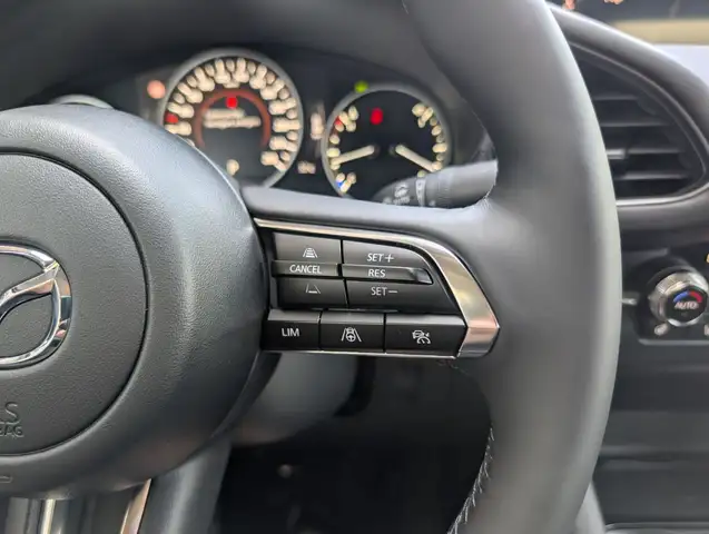 Mazda Mazda3 view 13