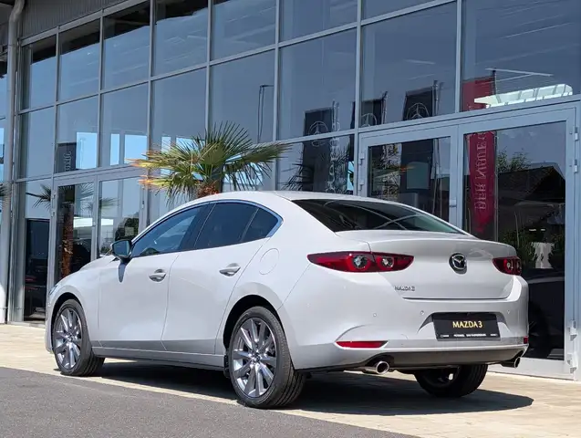 Mazda Mazda3 view 4
