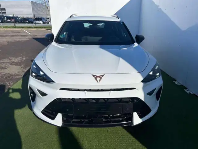 Cupra Formentor view 3