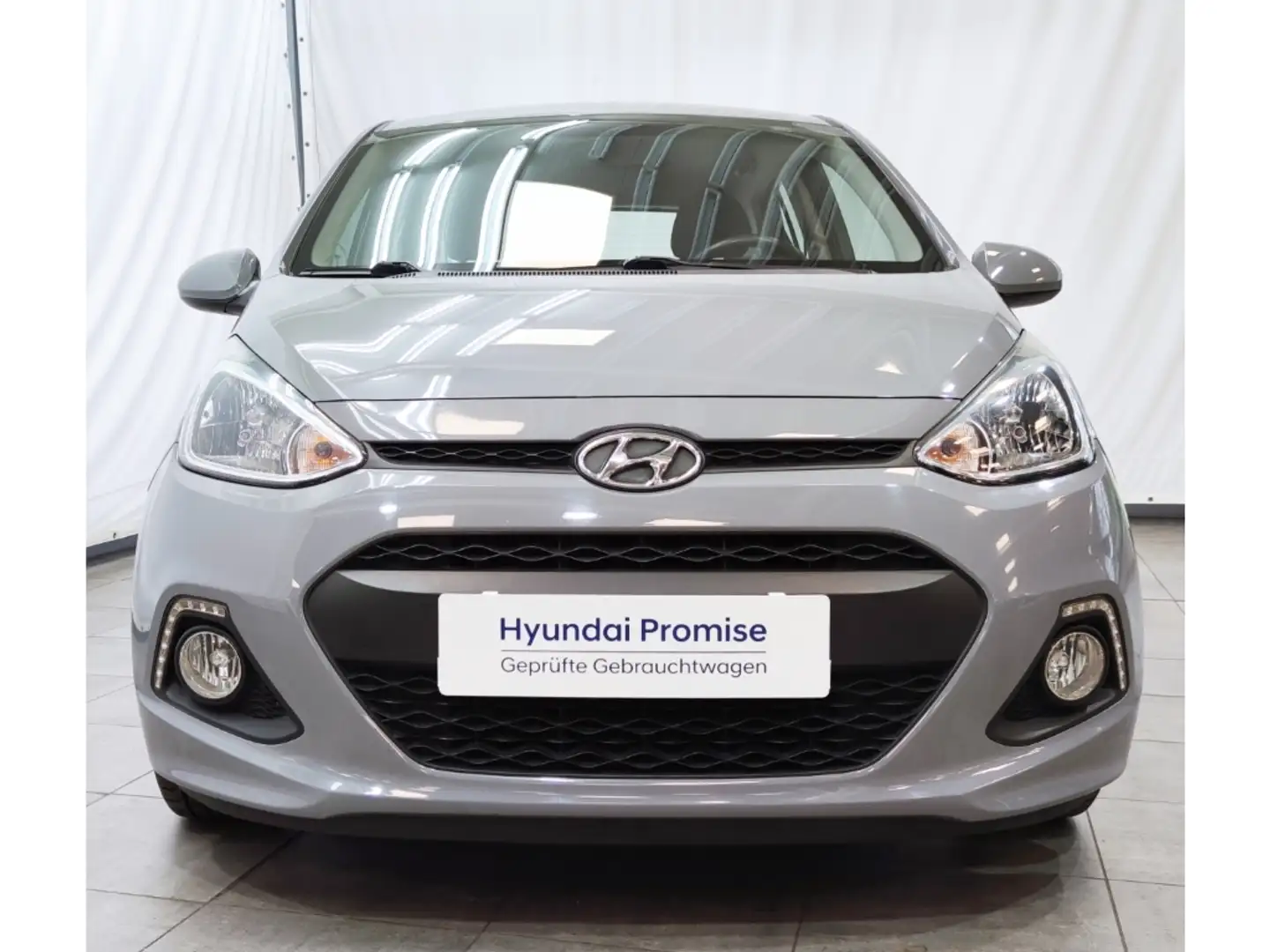 Hyundai i10 Intro Edition 1,0 Klima SHZ Gris - 2