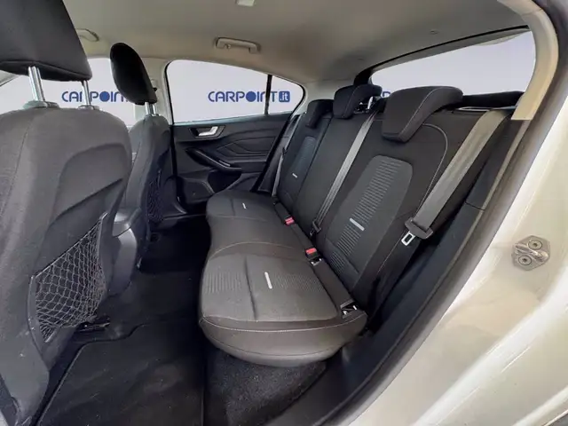 Ford Focus view 13