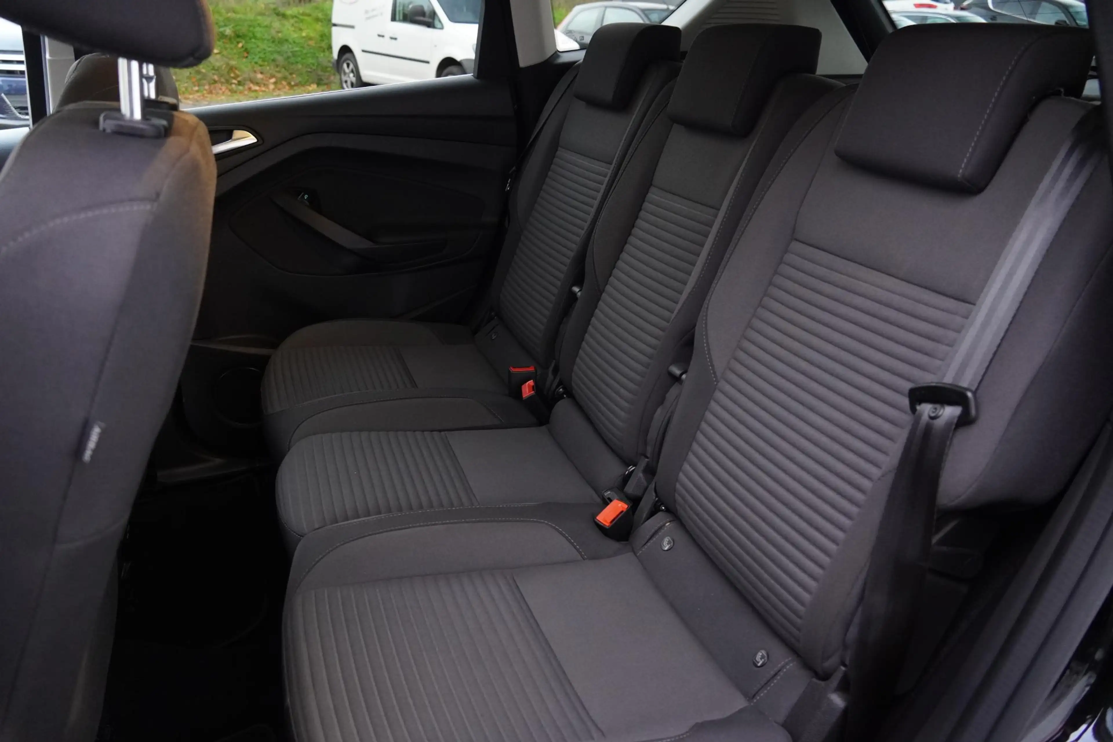 Ford C-Max 1.0 Titanium Navi Cruise PDC Nieuwe Distributierie — photo 13