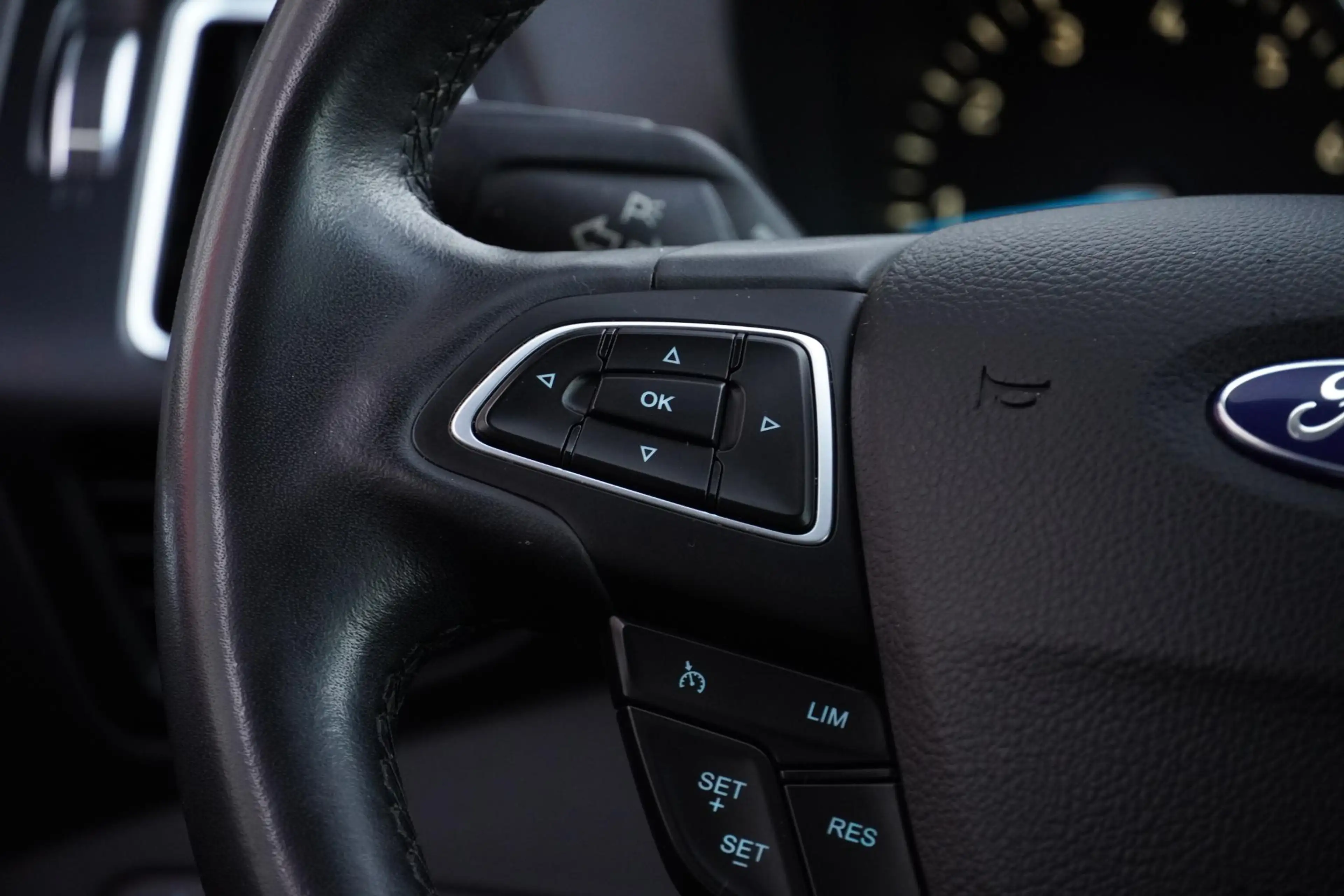 Ford C-Max 1.0 Titanium Navi Cruise PDC Nieuwe Distributierie — photo 14