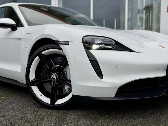 Porsche Taycan Approved*Shz*Mission E-Design Rad*PASM*BT