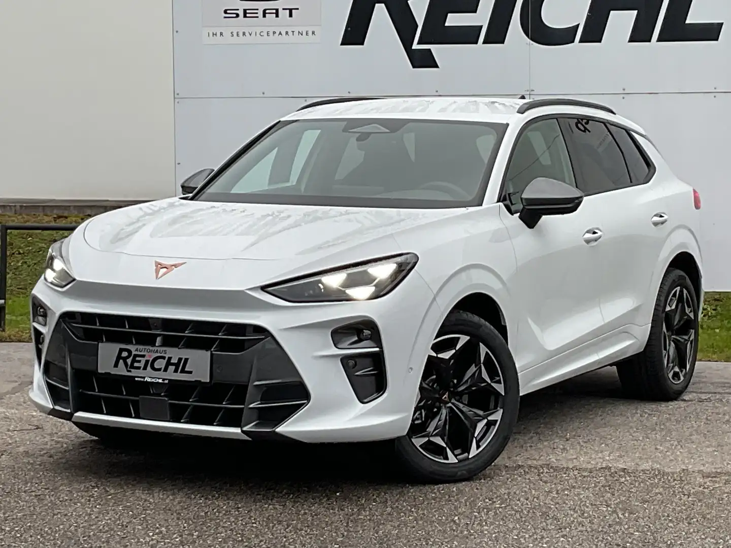 CUPRA Terramar 1,5 eTSI - Upgrade-, Digital-, Intel.-Paket, AHK Weiß - 2
