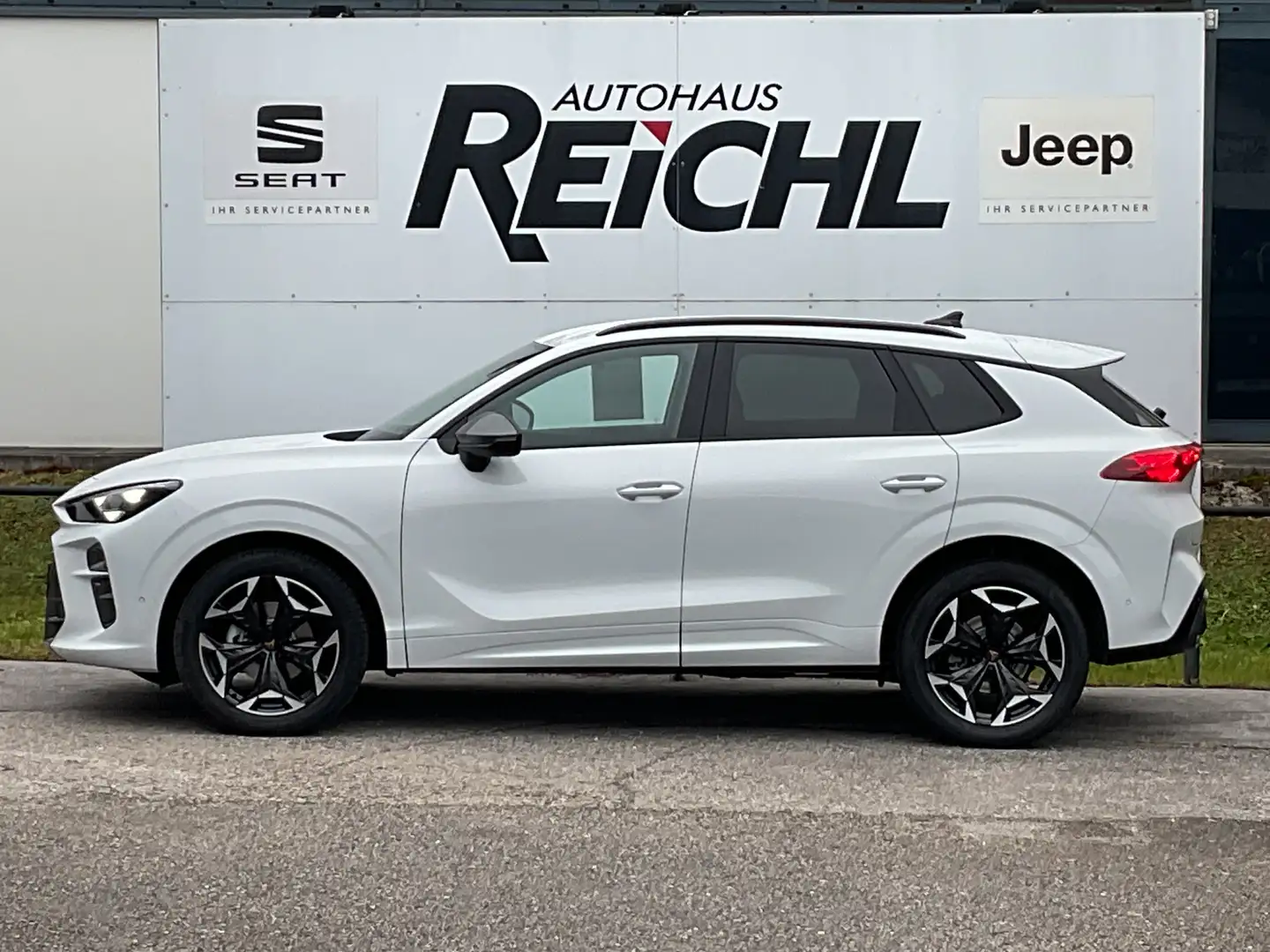 CUPRA Terramar 1,5 eTSI - Upgrade-, Digital-, Intel.-Paket, AHK Weiß - 1