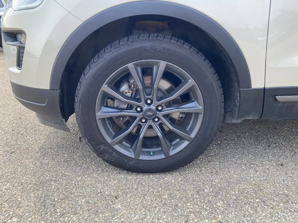 2018 Ford Explorer XLT | Remote Keyless Entry | Rear Cam | SYNC 3 — photo 3