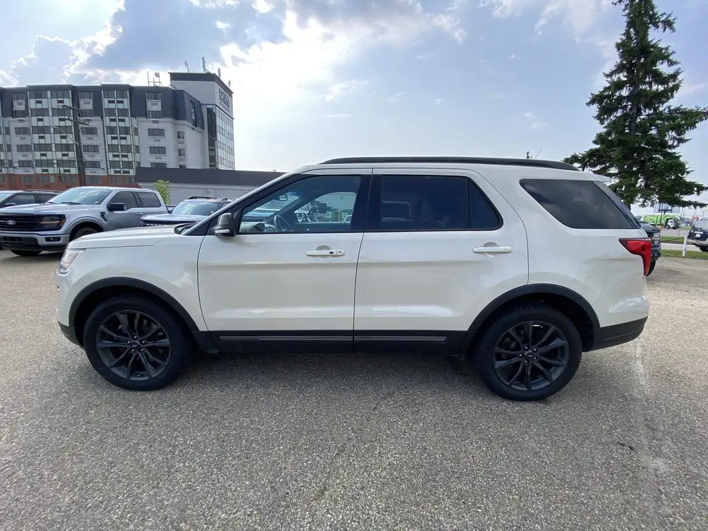 2018 Ford Explorer XLT | Remote Keyless Entry | Rear Cam | SYNC 3 — photo 4