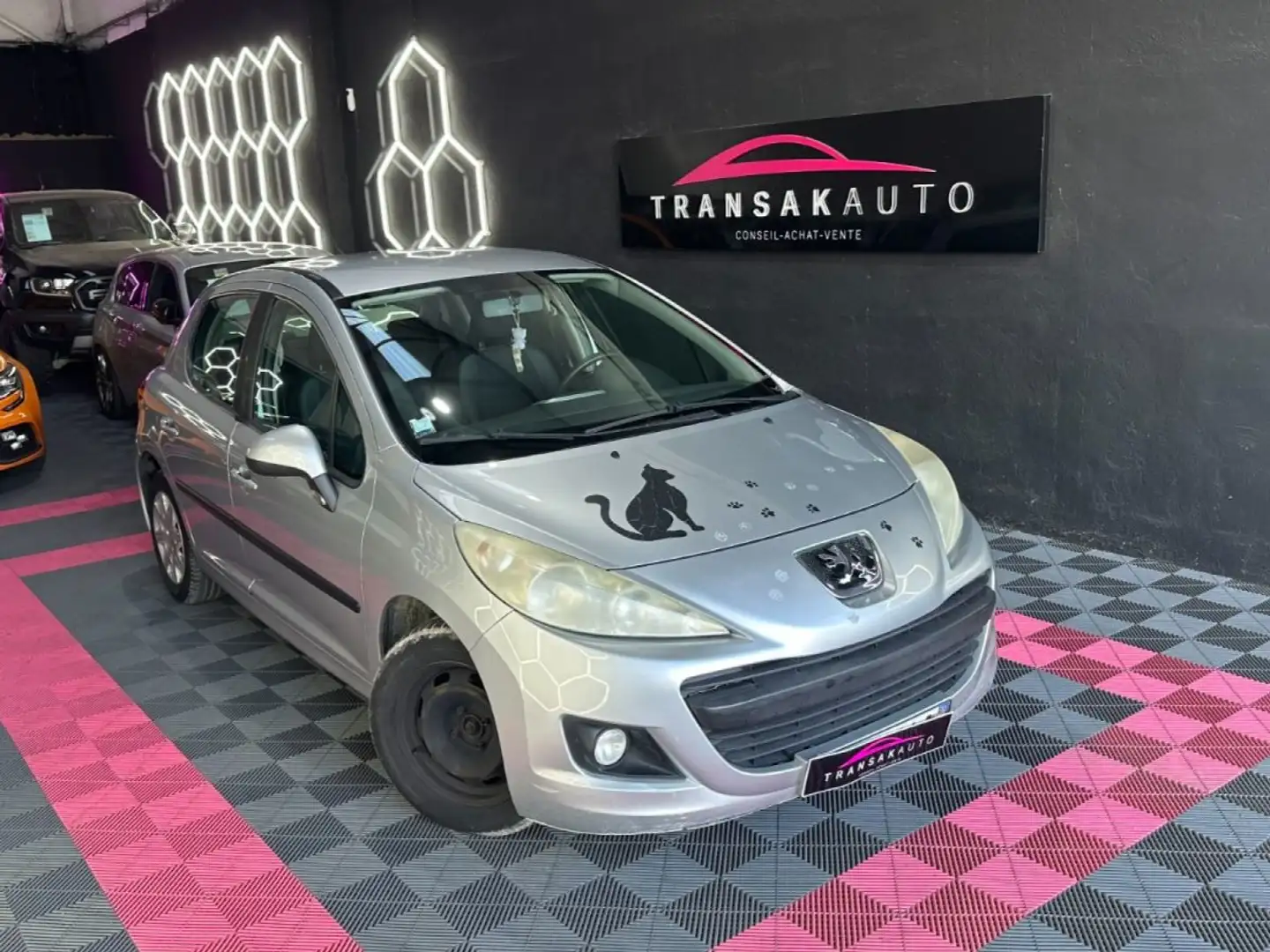 Peugeot 207 Access 1.4 HDi 70ch FAP ~ Climatisation ~ Sièges en tissu ~ Jantes 15 Gris - 1
