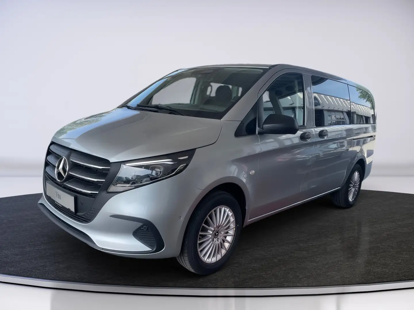 Mercedes-Benz Vito 116 CDI 4x4 Tourer Lang Navi,Rückfahrkamera Silber - 2