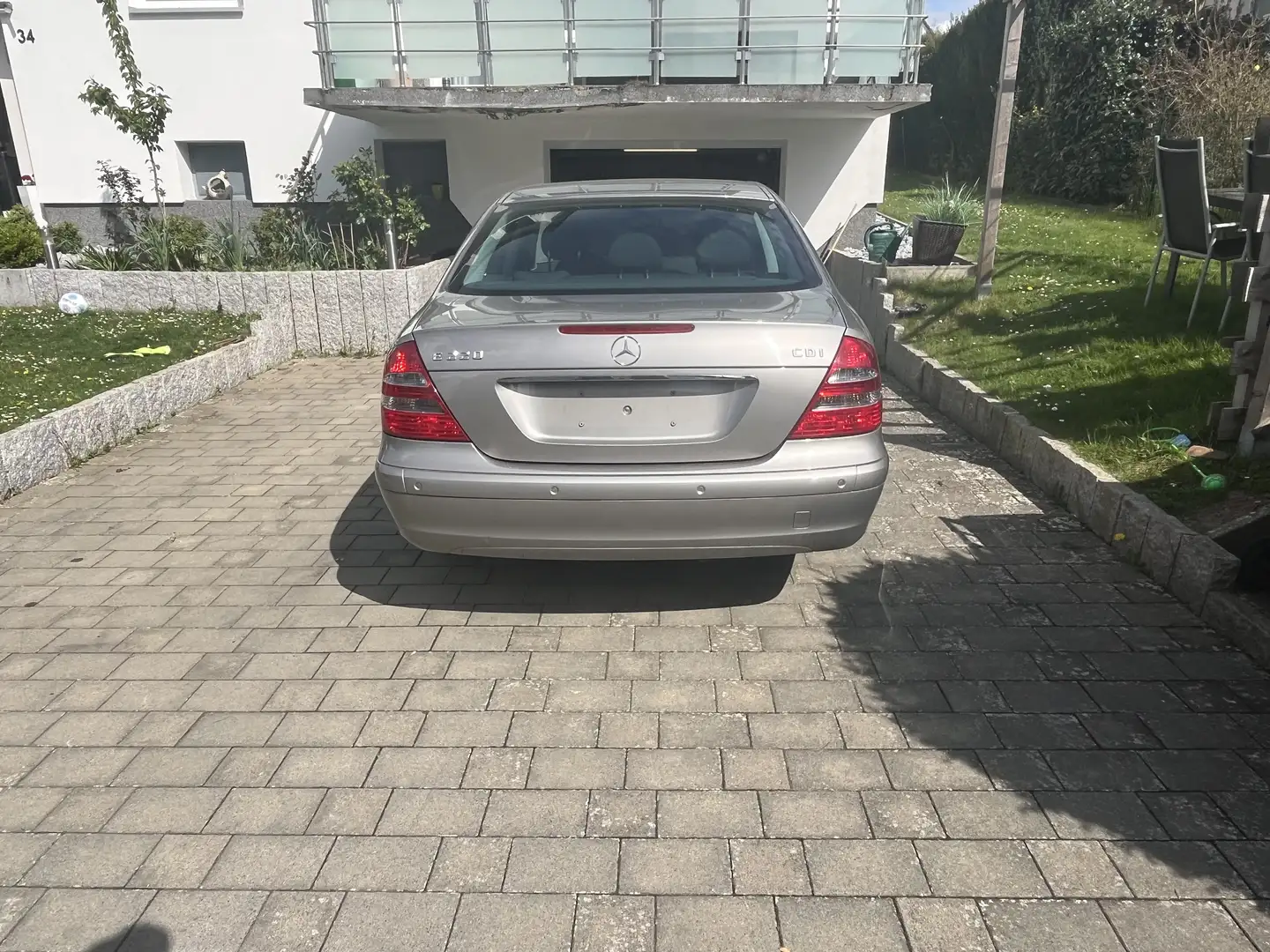 Mercedes-Benz E 220 E 220 CDI Grau - 2