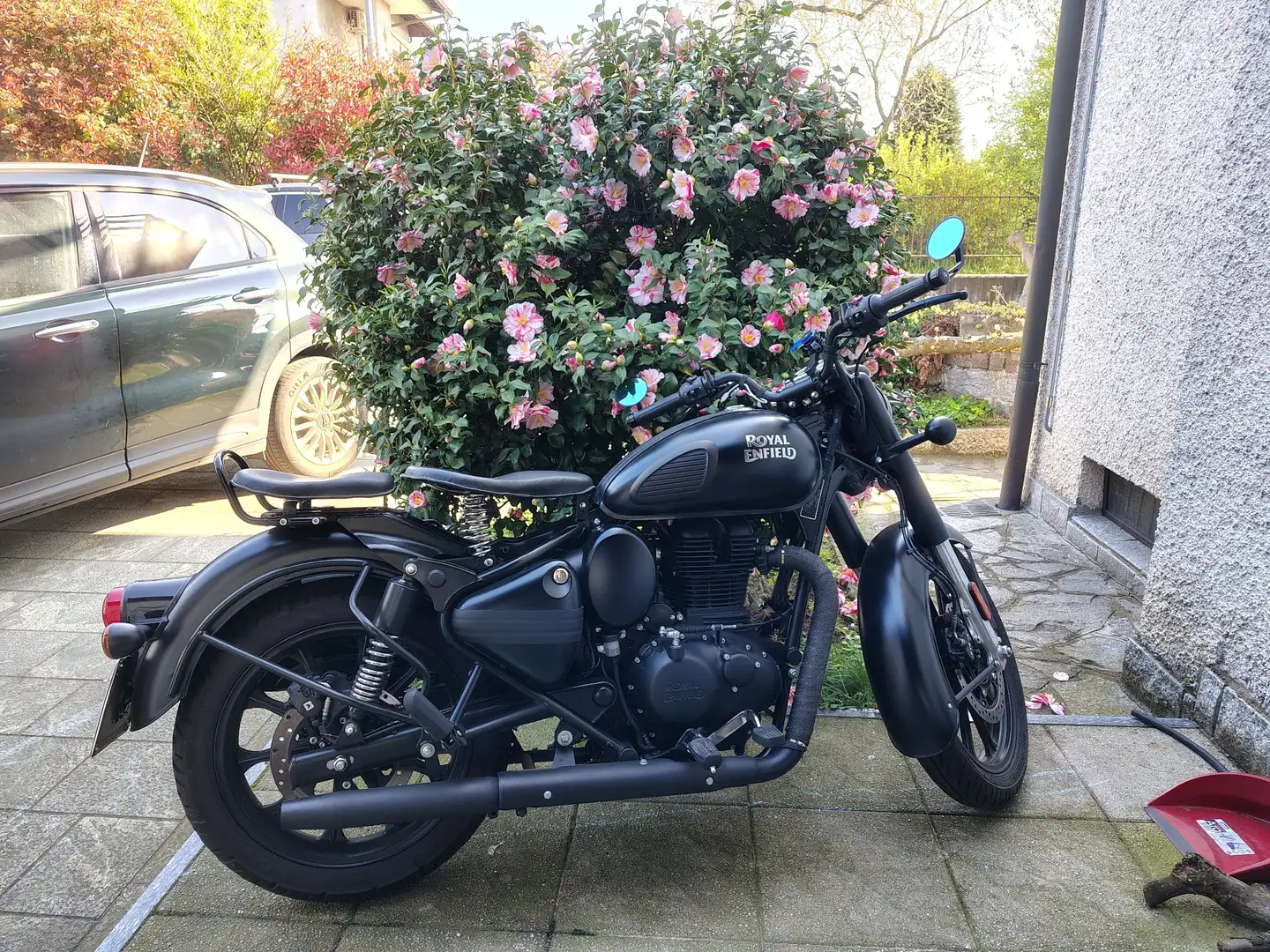 Royal Enfield Classic 350 nero opaco personalizzata Чорний - 1