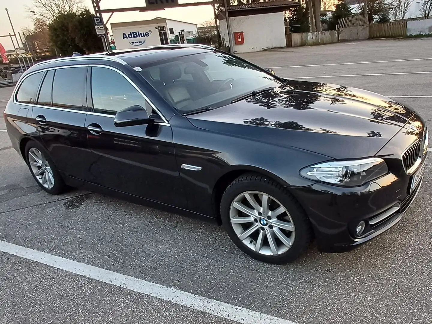 BMW 525 525d xDrive Österreich-Paket Touring Aut. Öt Schwarz - 1