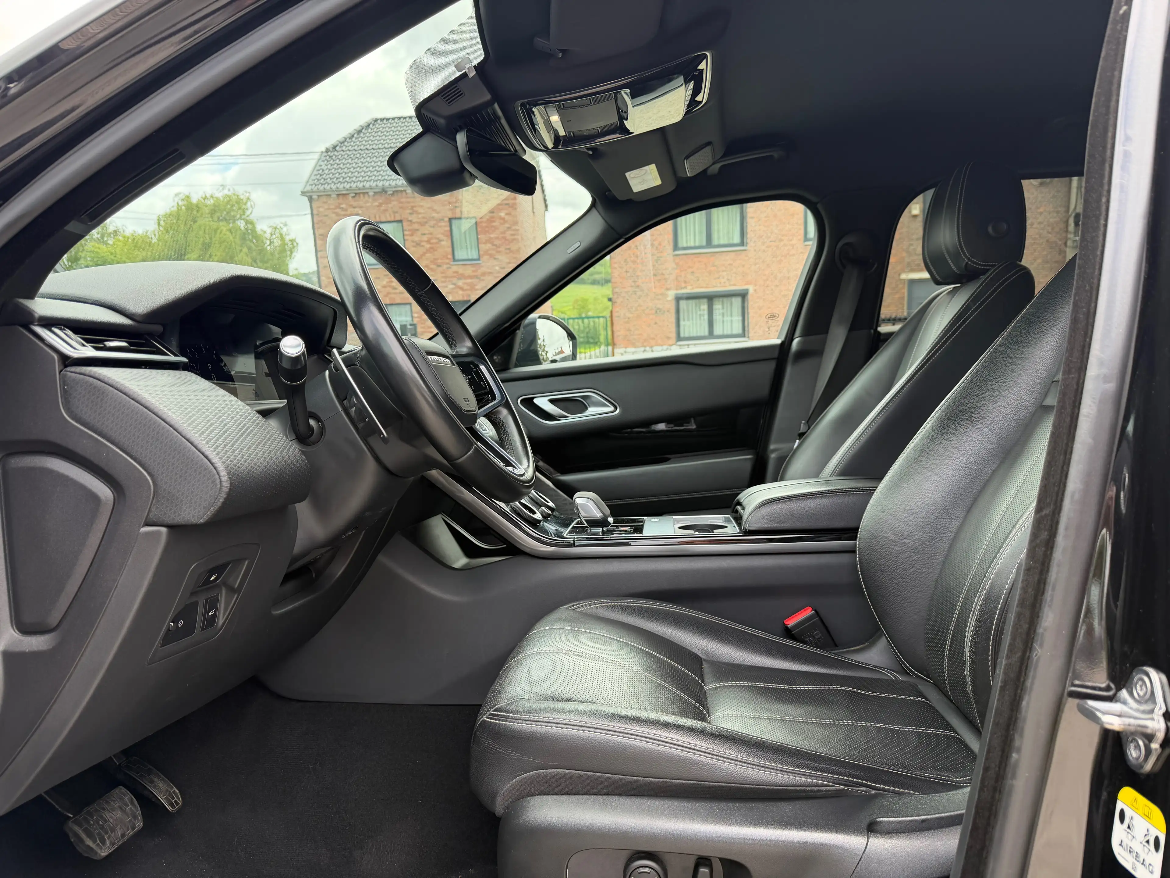 Land Rover Range Rover Velar — photo 7