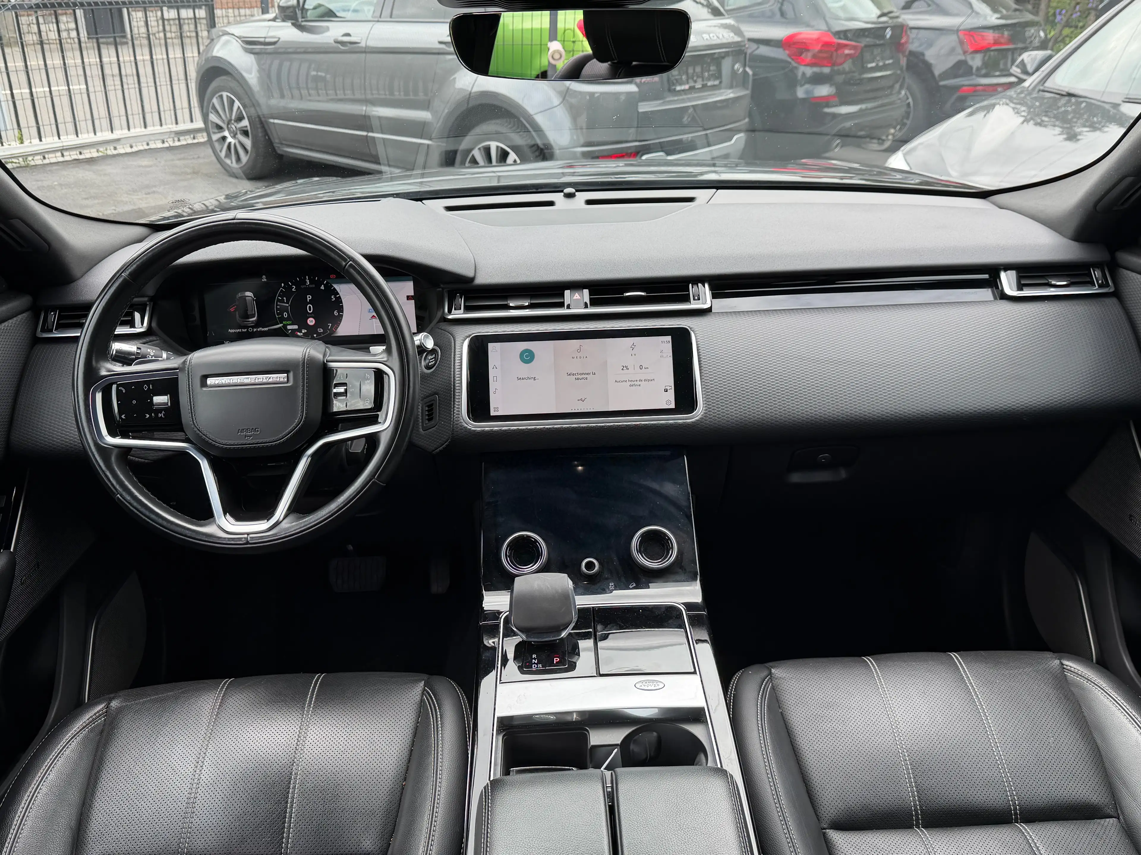 Land Rover Range Rover Velar — photo 11
