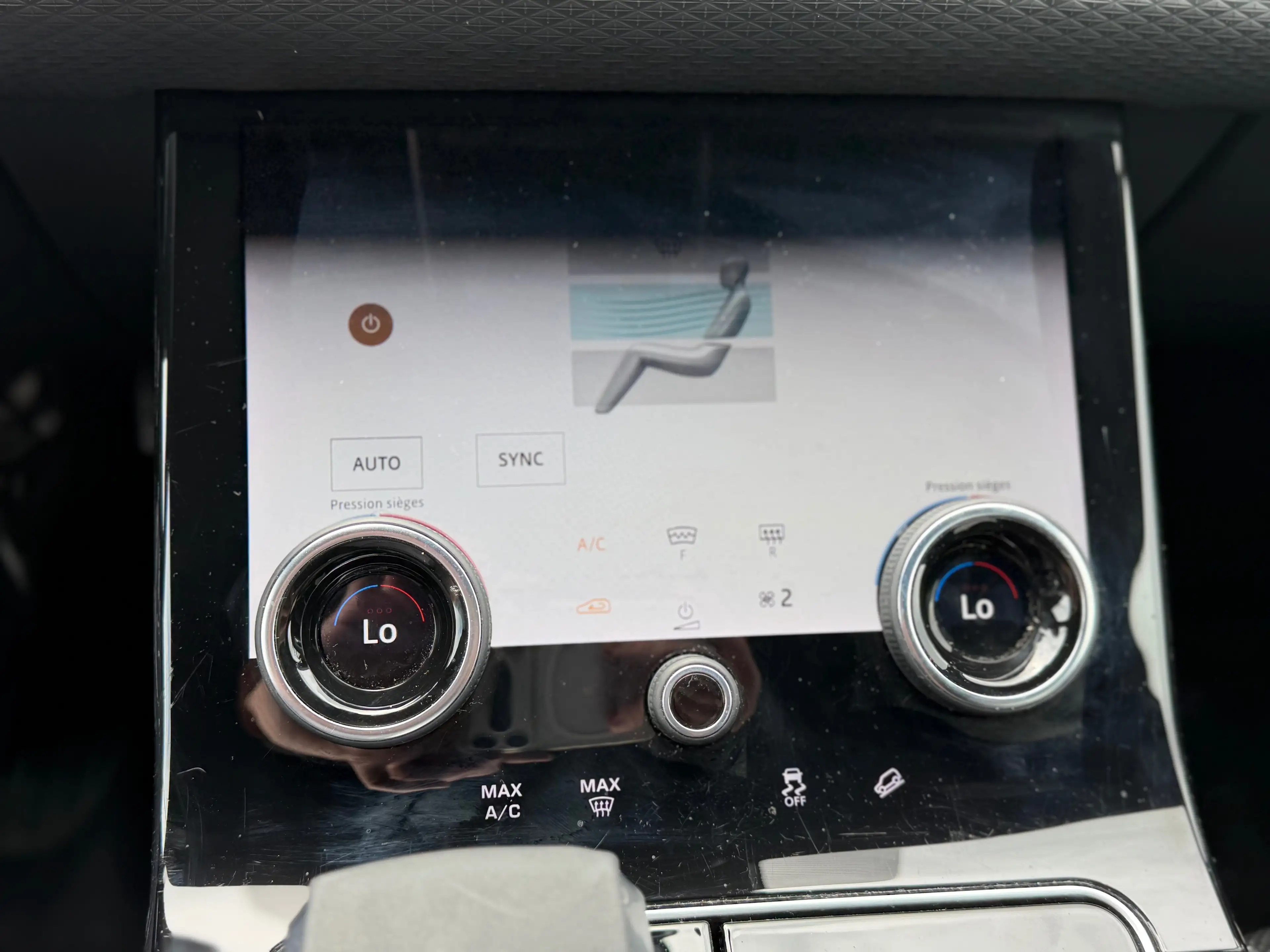 Land Rover Range Rover Velar — photo 15