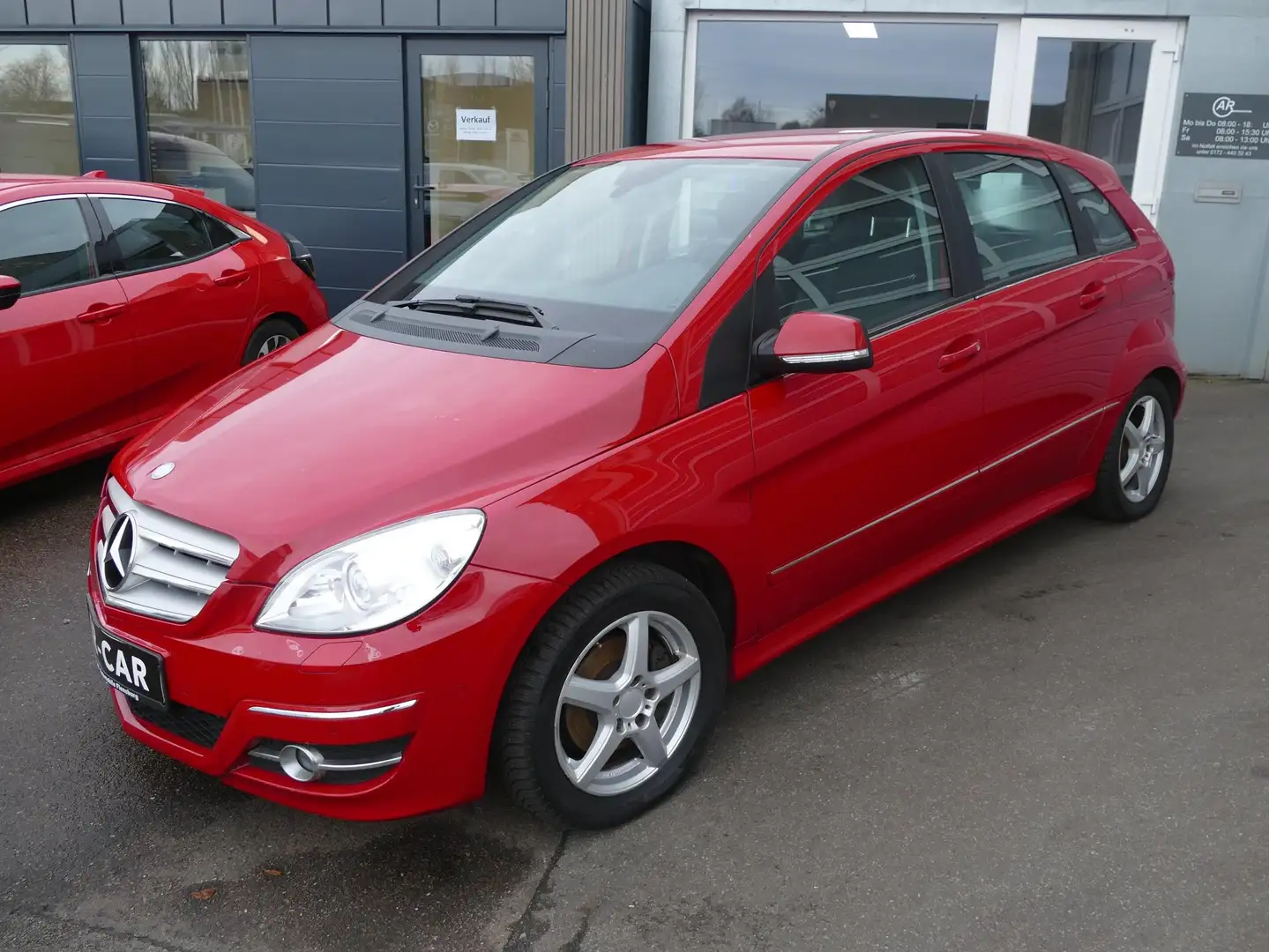 Mercedes-Benz B 200 B-Klasse Klima Xenon Navi Sitzheizung Einparkhilfe Rojo - 1