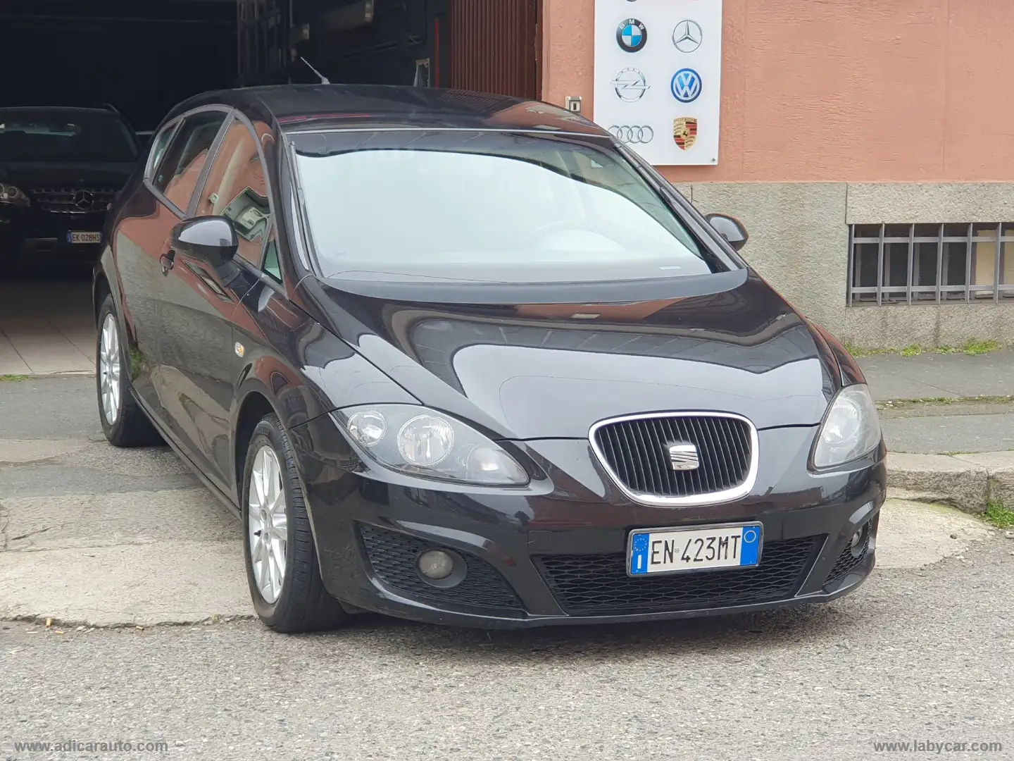 SEAT Leon 1.6 TDI CR Negro - 1