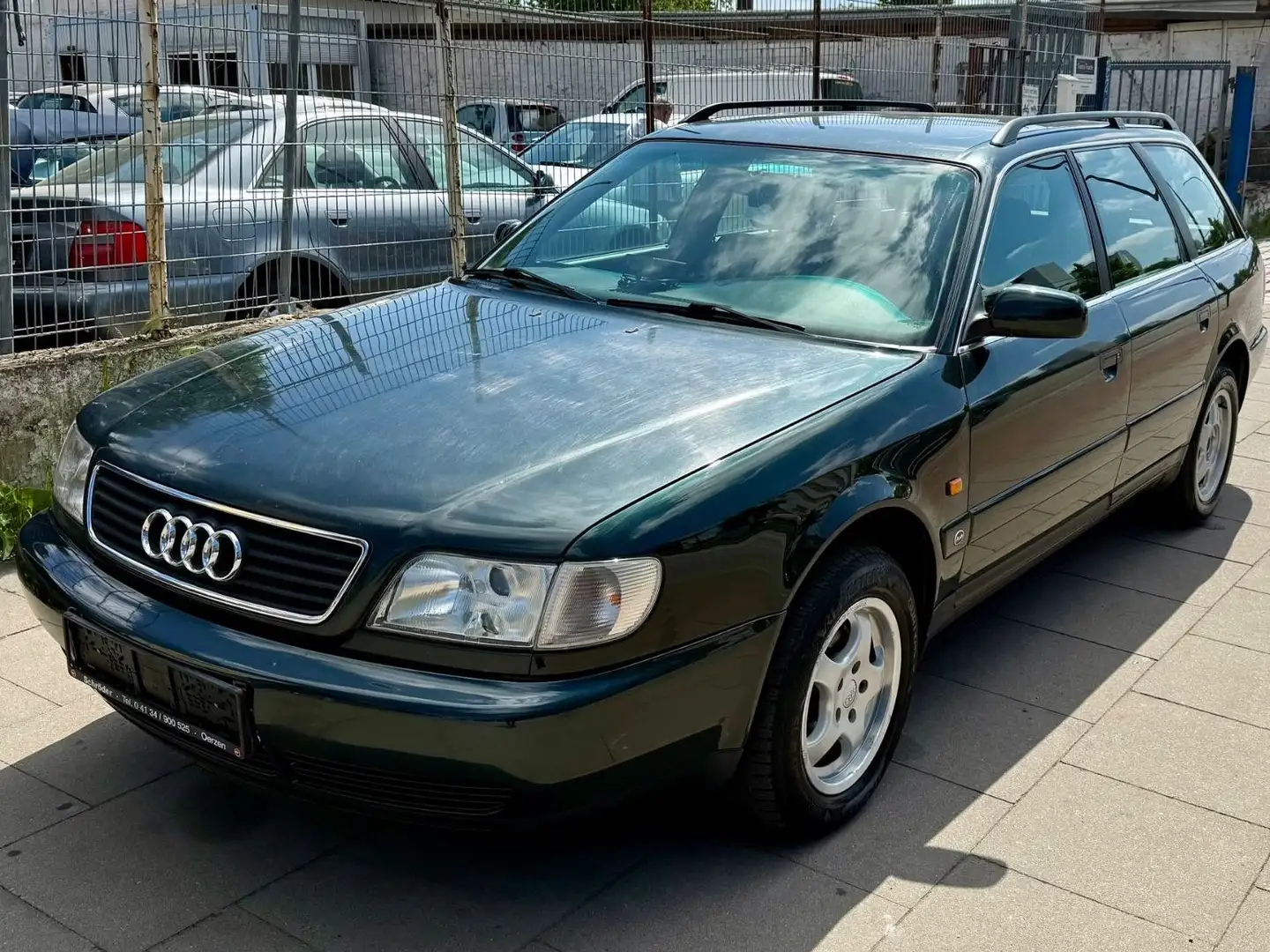 Audi A6 /V6 Motor/ Automatik/TÜV NEU/ Oldtimer Verde - 2