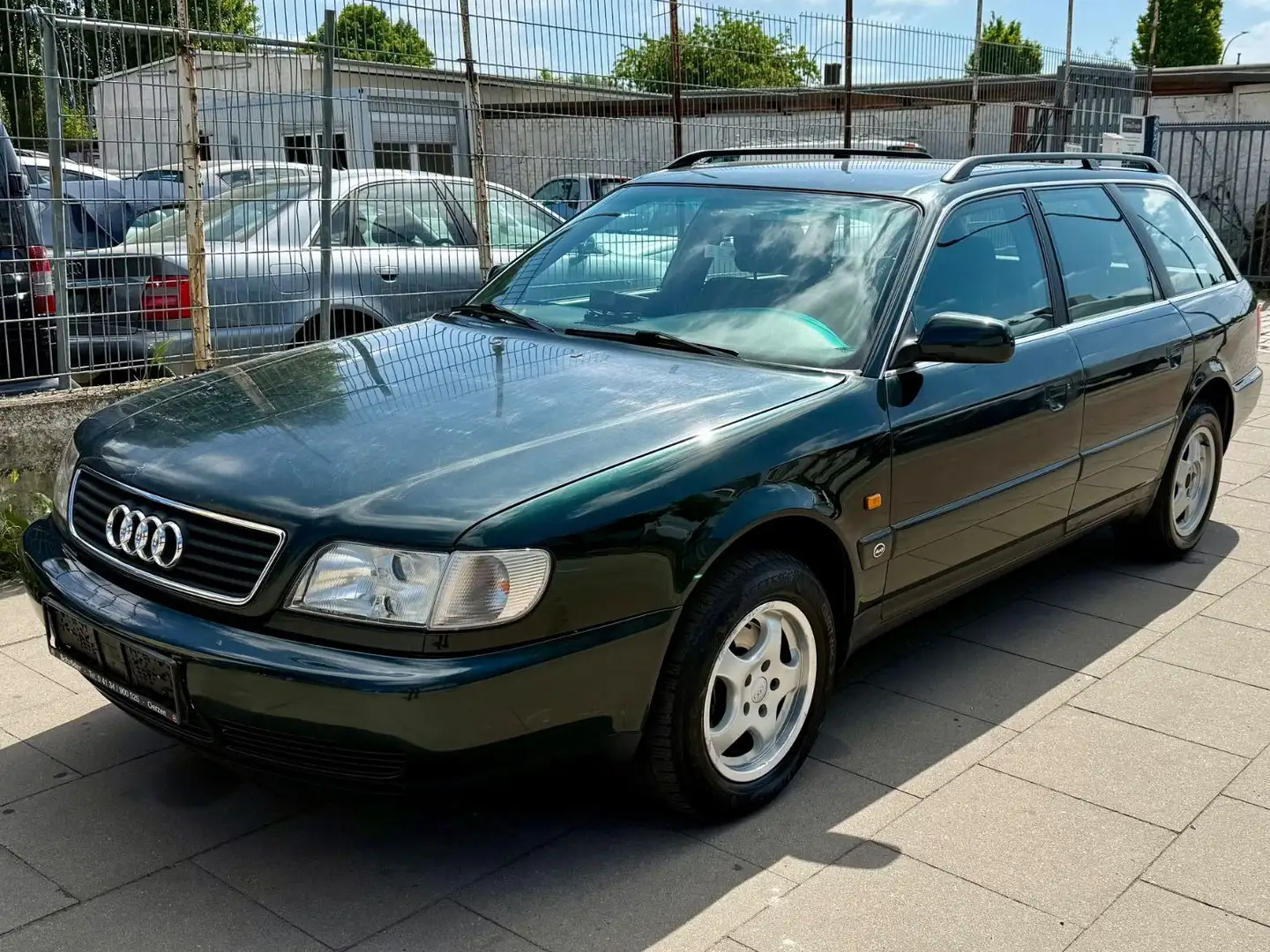 Audi A6 /V6 Motor/ Automatik/TÜV NEU/ Oldtimer Verde - 1