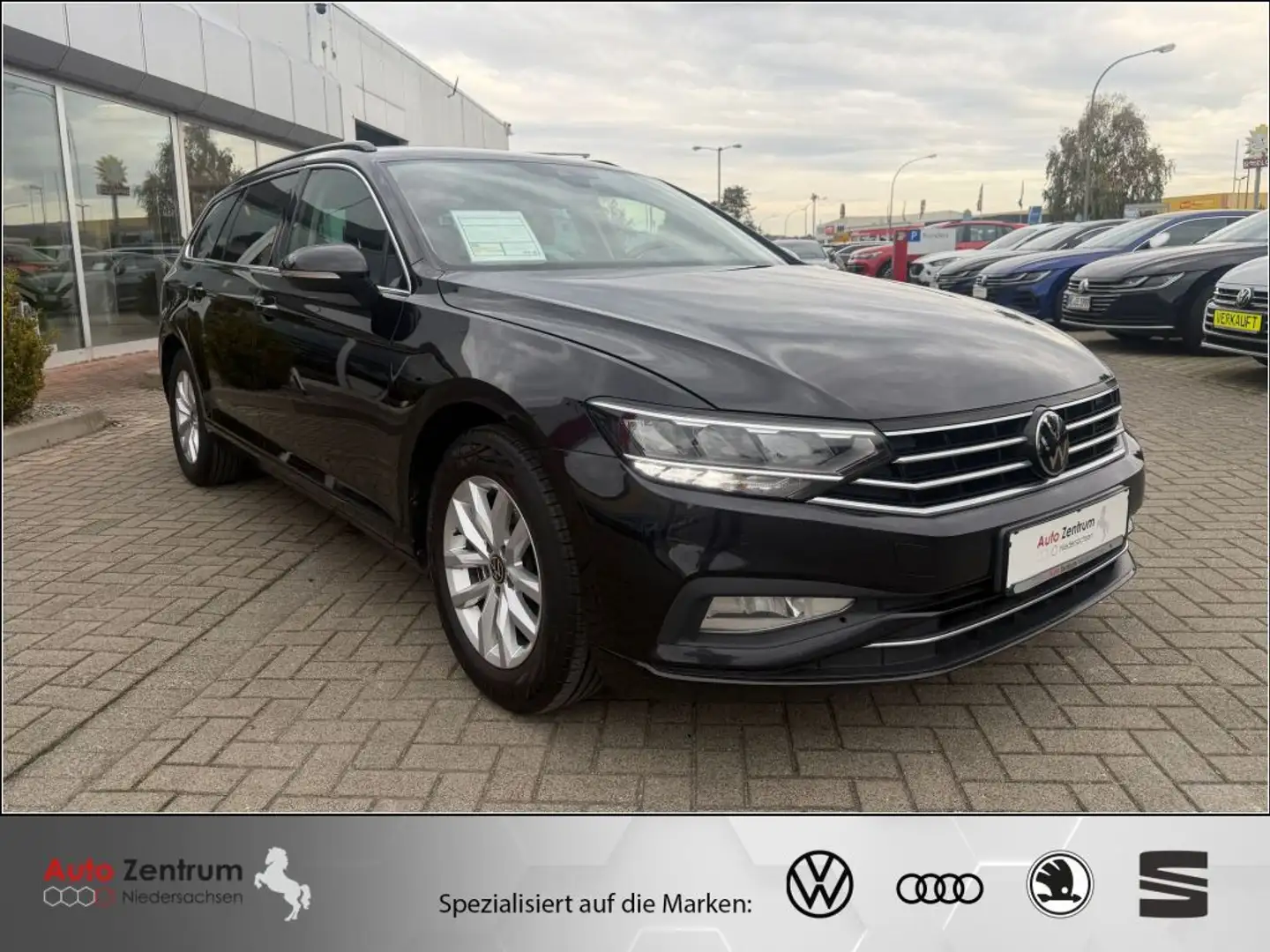 Volkswagen Passat Variant 2.0 TDI Business CarPlay*Massage*Kamera*ACC*LED Noir - 1