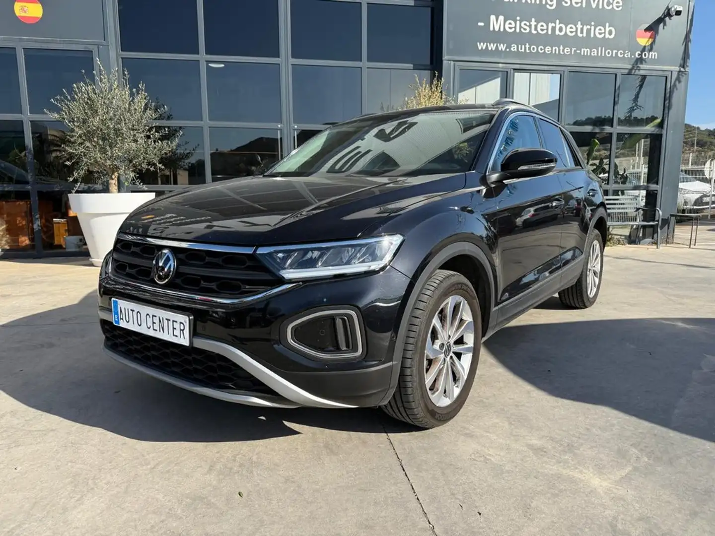 Volkswagen T-Roc 1.0 TSI Life 81kW Negro - 1