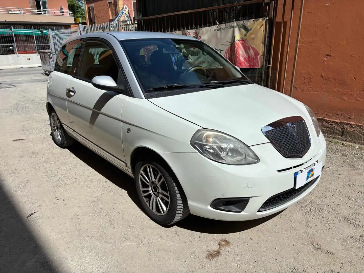 Lancia Ypsilon 1.4 Argento Ecochic GPL Bianco - 1