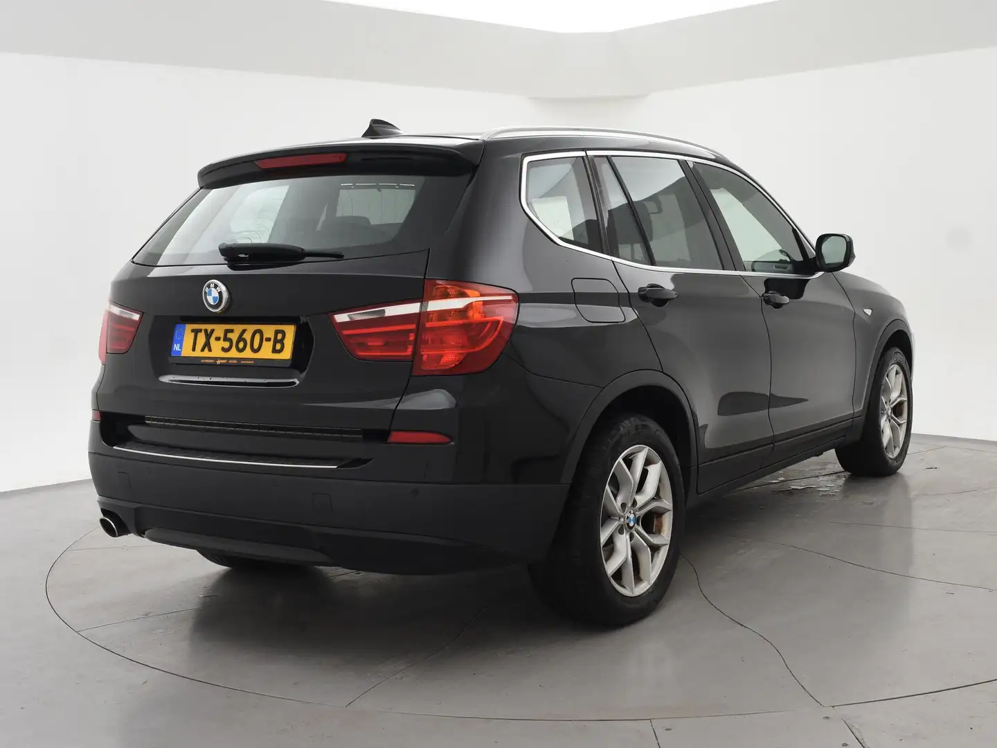 BMW X3 XDRIVE 20D 184 PK AUT. + XENON | NAVIGATIE PRO | Z Zwart - 2