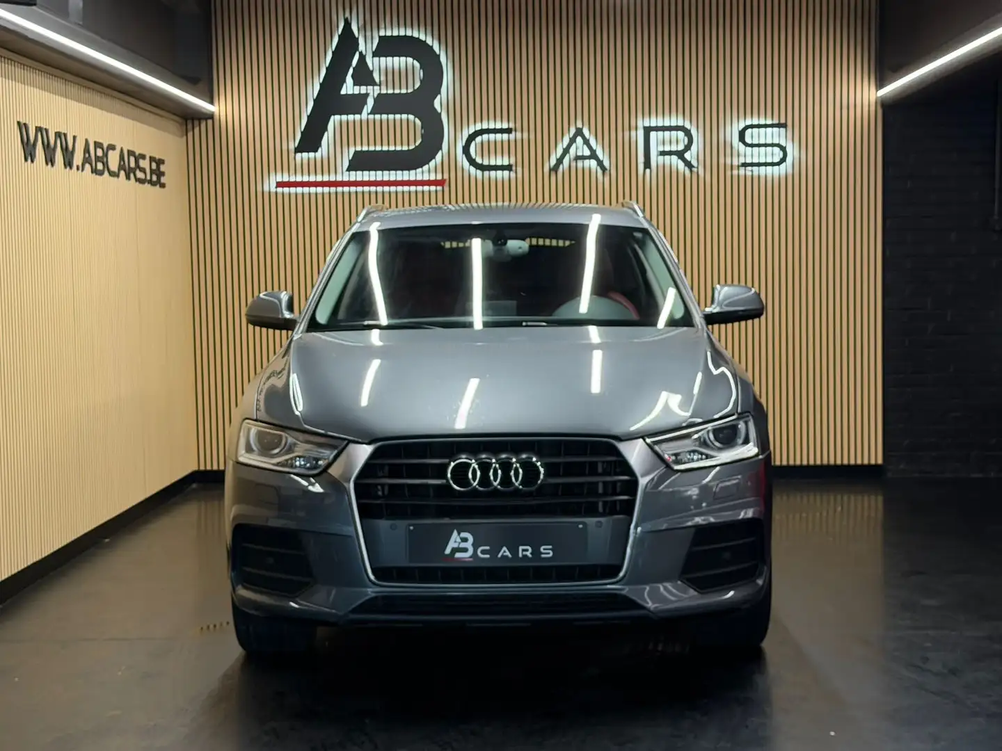 Audi Q3 2.0 TDi * 1er propriétaire * Gris - 2