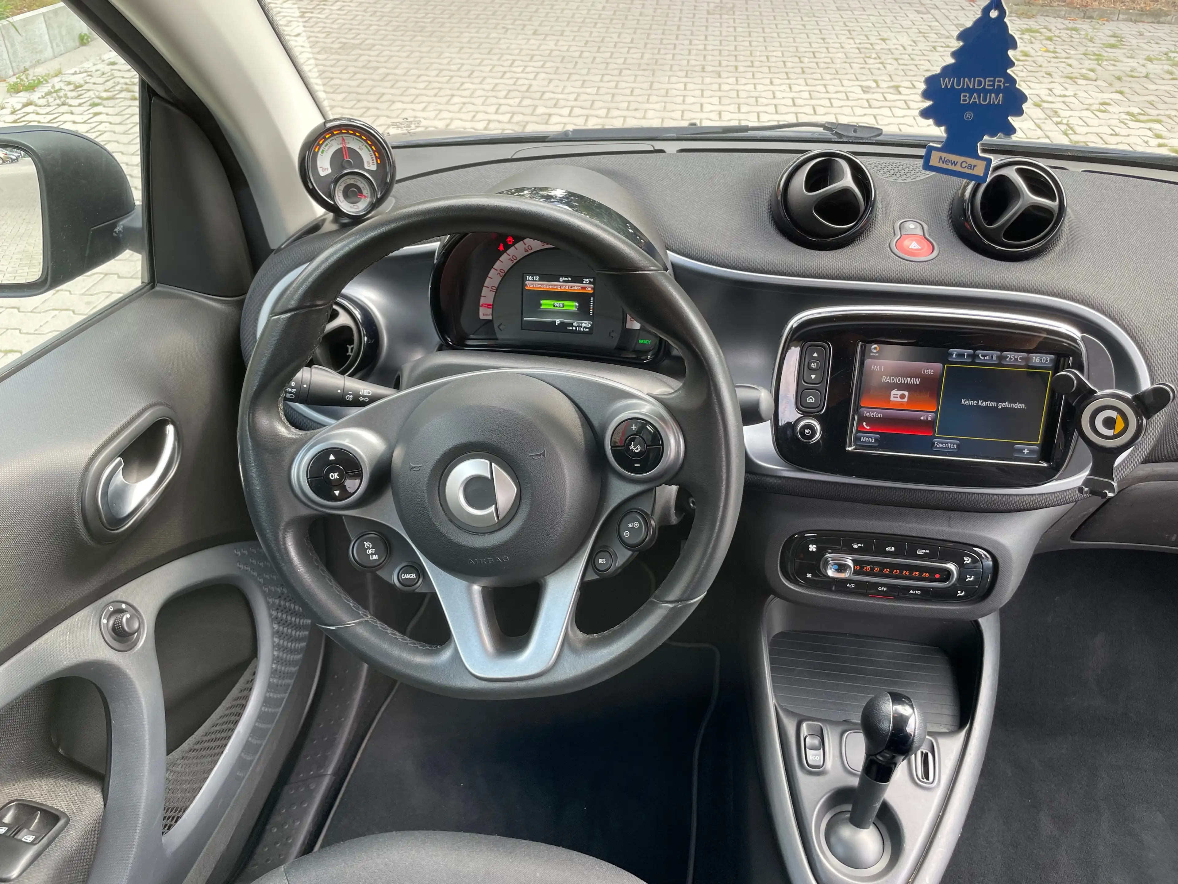 smart forTwo electric drive / EQ (453.391) — photo 8