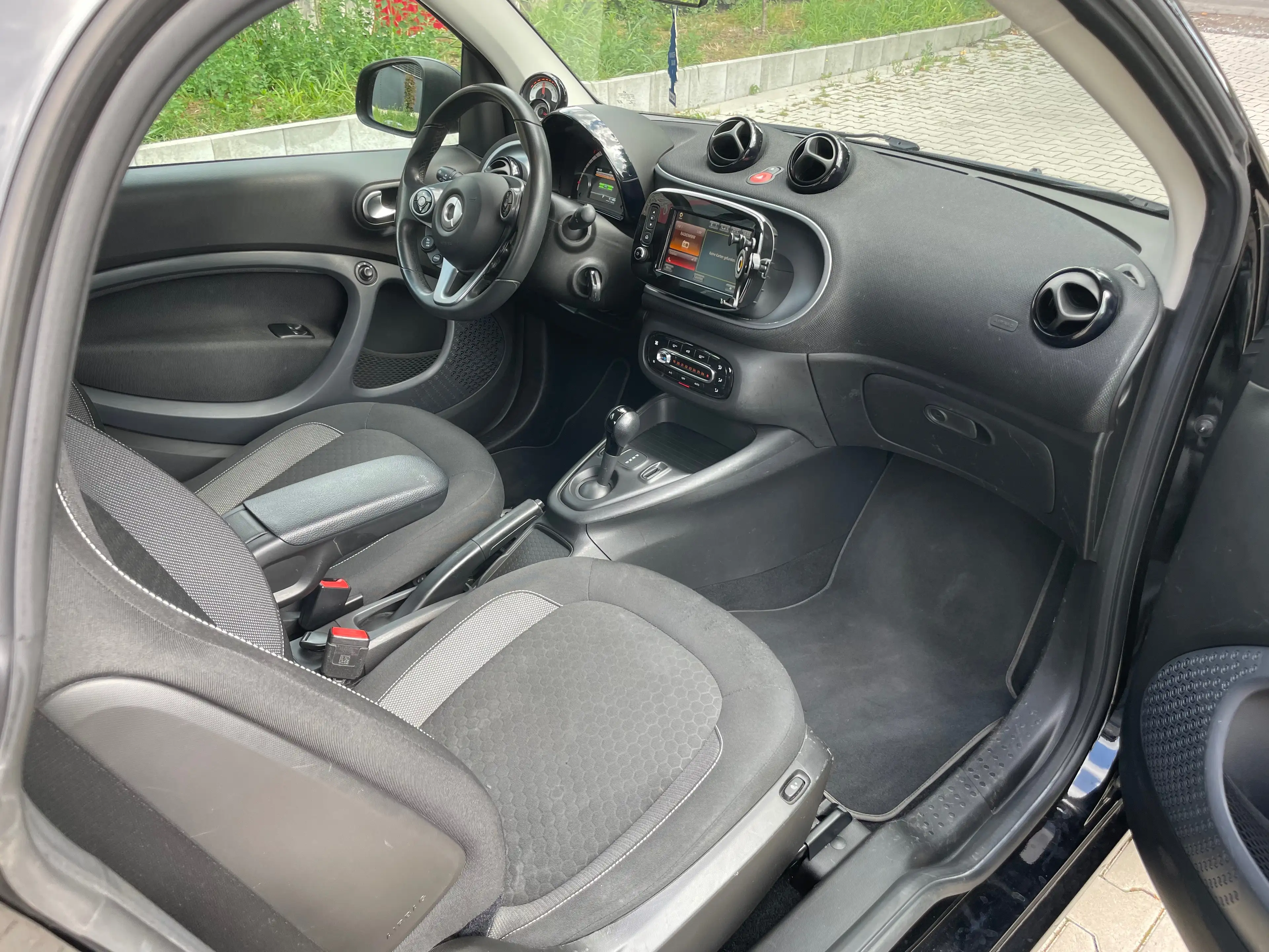 smart forTwo electric drive / EQ (453.391) — photo 10