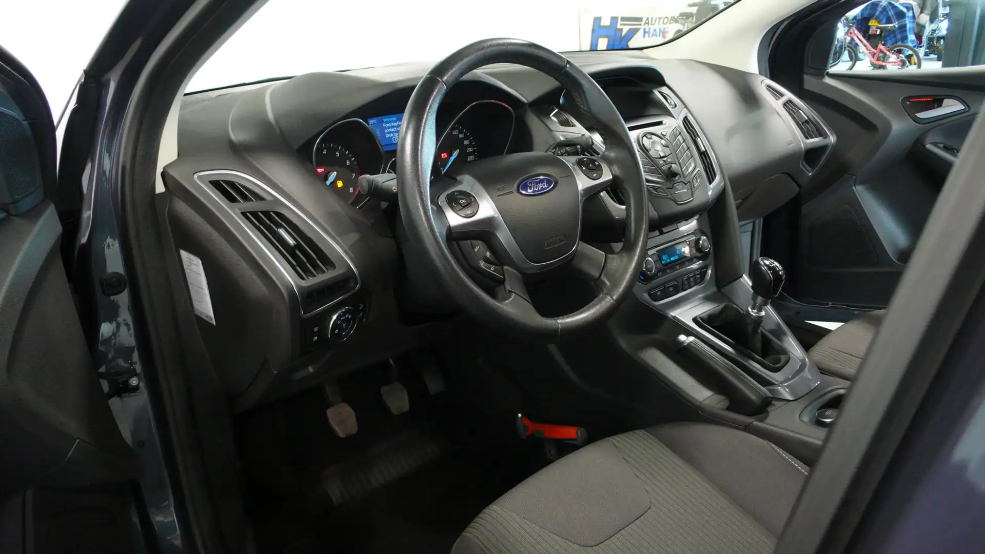 Ford Focus Wagon 1.0 EcoBoost Edition Plus Grijs - 2