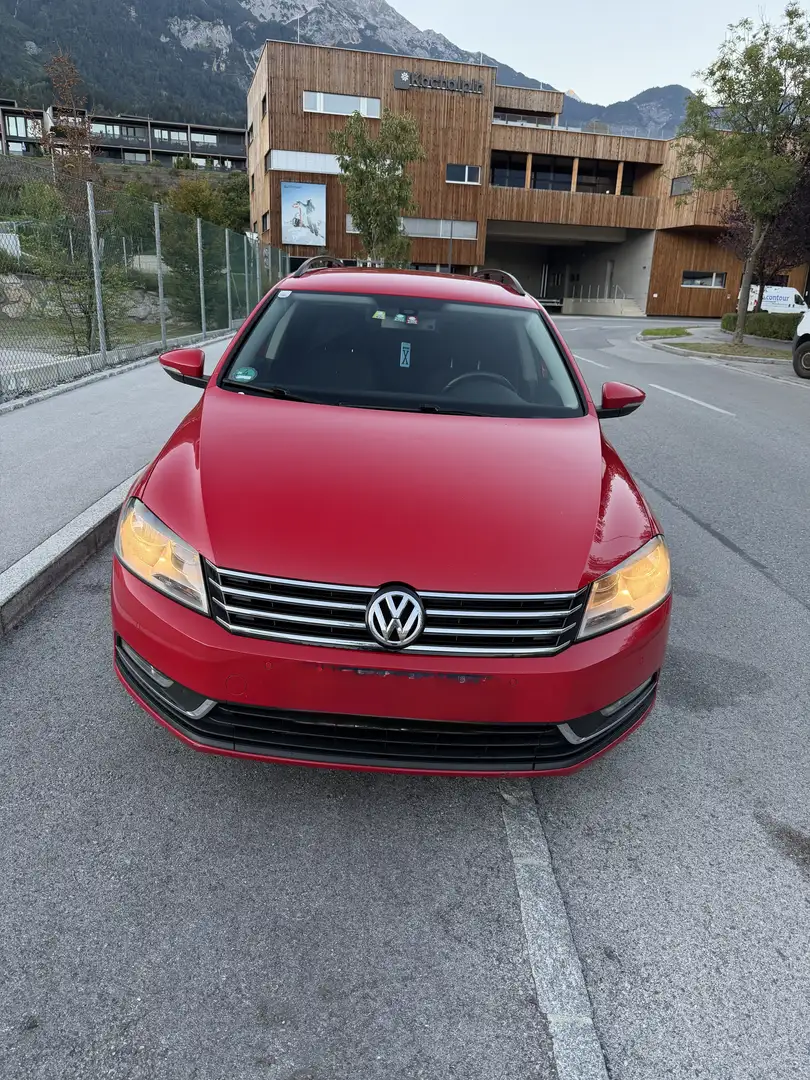 Volkswagen Passat Variant Trendline BlueMotion/BMT Rot - 1