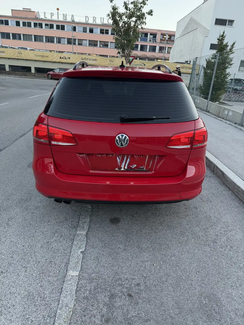 Volkswagen Passat Variant Trendline BlueMotion/BMT Rot - 2
