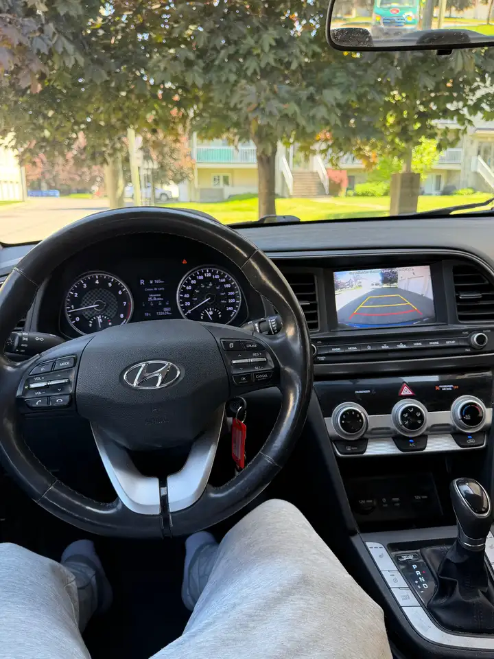 Hyundai ELANTRA fotografie Hyundai ELANTRA