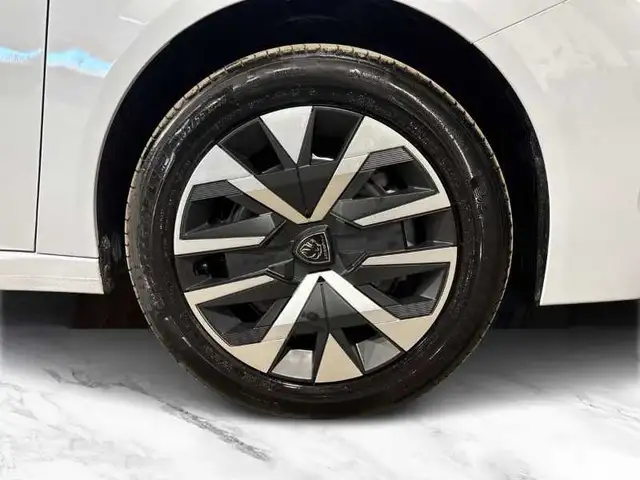 Peugeot 208 view 8