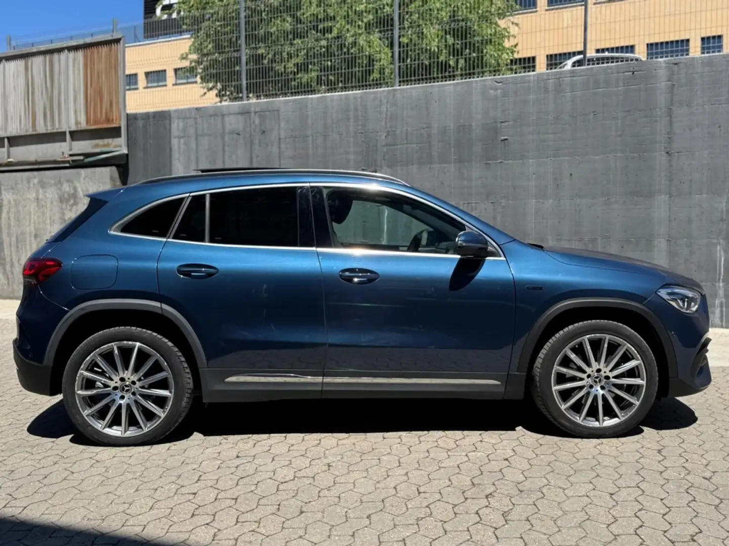 Mercedes-Benz GLA 250 250e Blauw - 2
