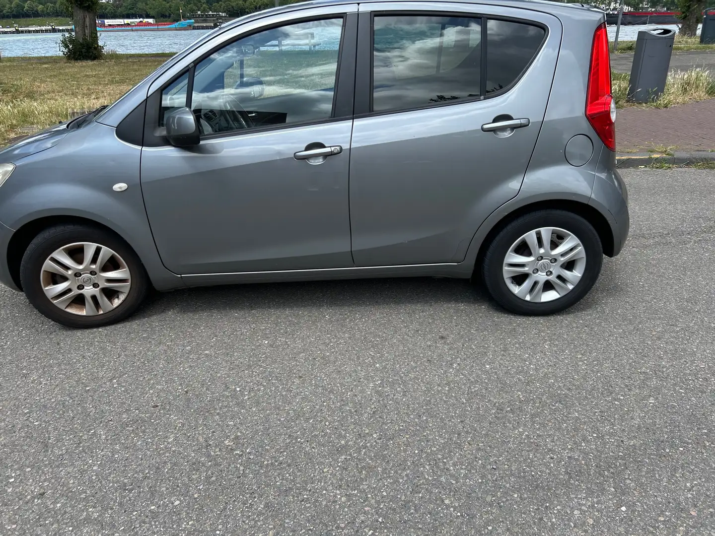 Opel Agila Agila 1.0 Edition Grijs - 1