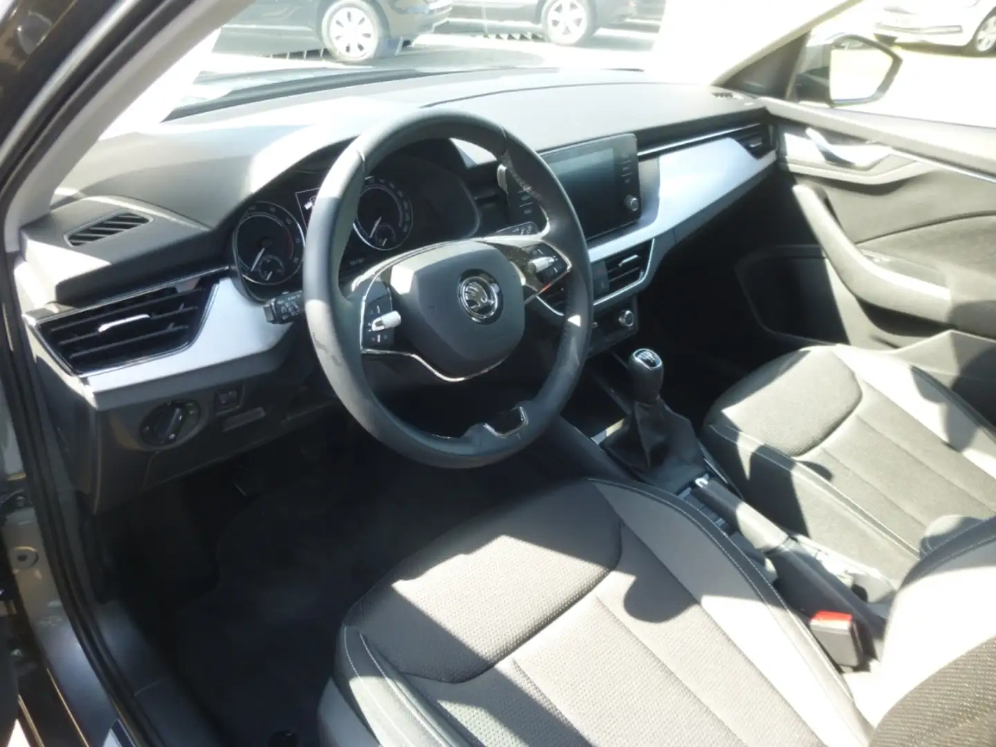 Skoda Kamiq Selection 1.0 TSI EU6d Grau - 2