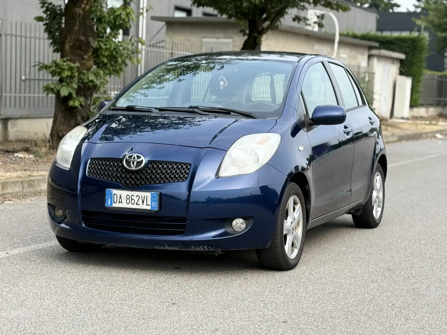 Toyota Yaris 5p 1.0 Sol Neopatentati - 1